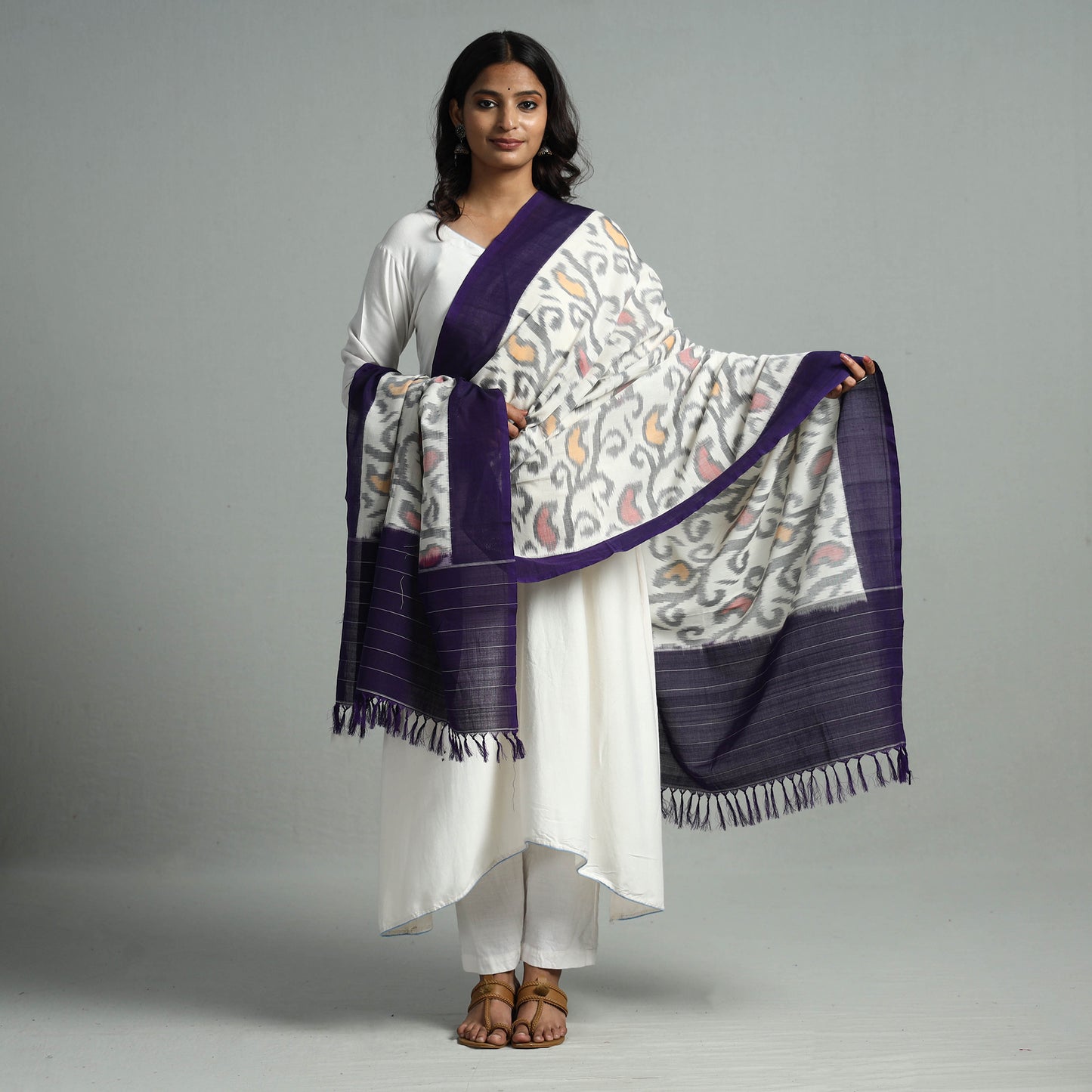 White - Pochampally Ikat Weave Cotton Handloom Dupatta 18