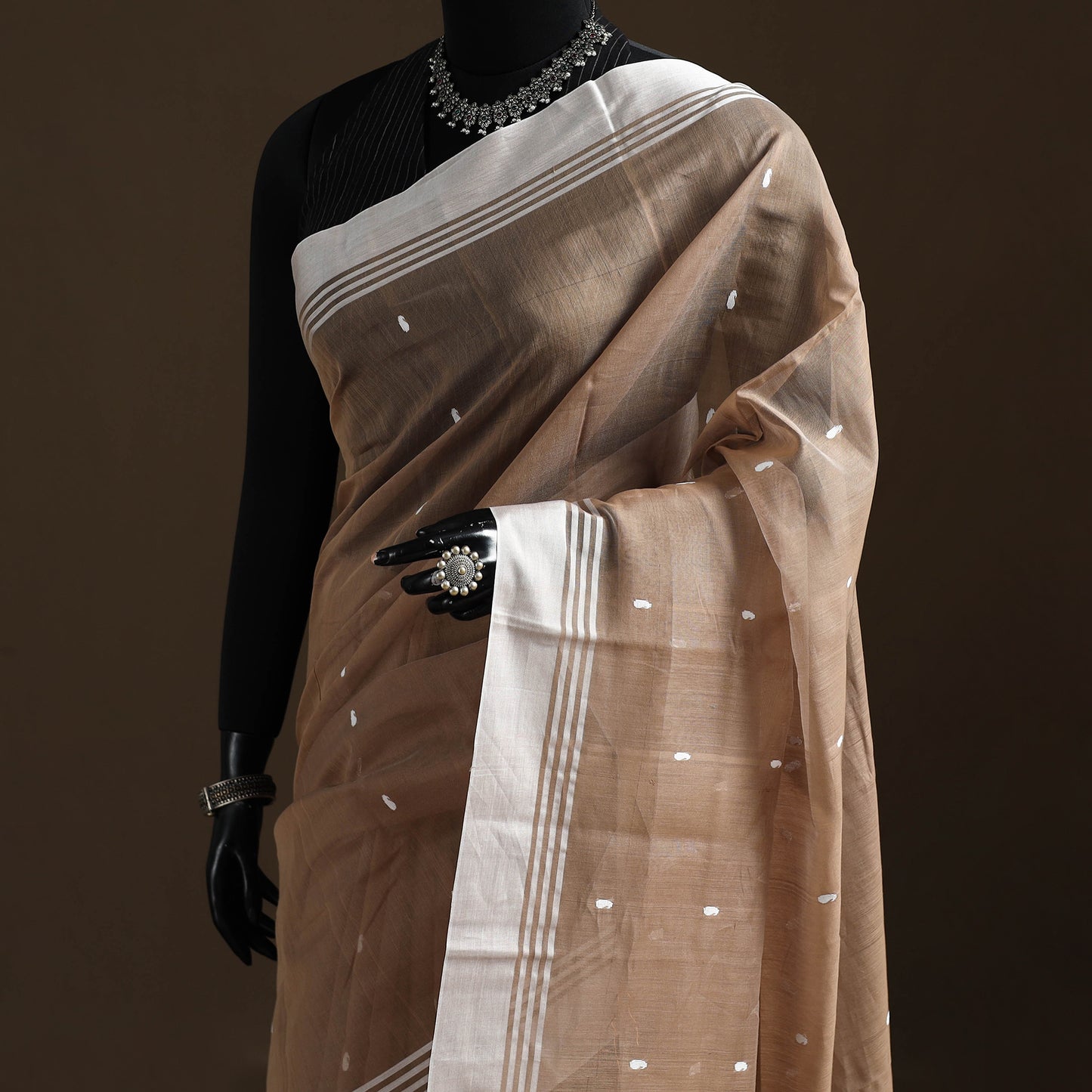 Pure Handloom Cotton Thread Buti Chanderi Saree 18