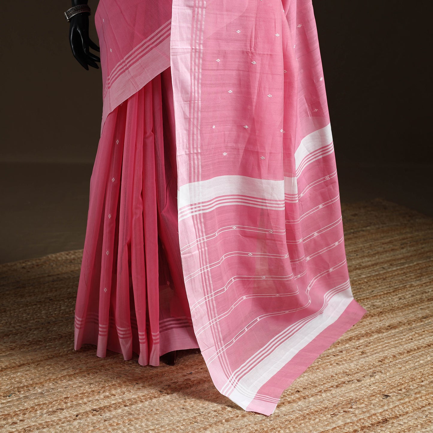 Pure Handloom Cotton Thread Buti Chanderi Saree 19