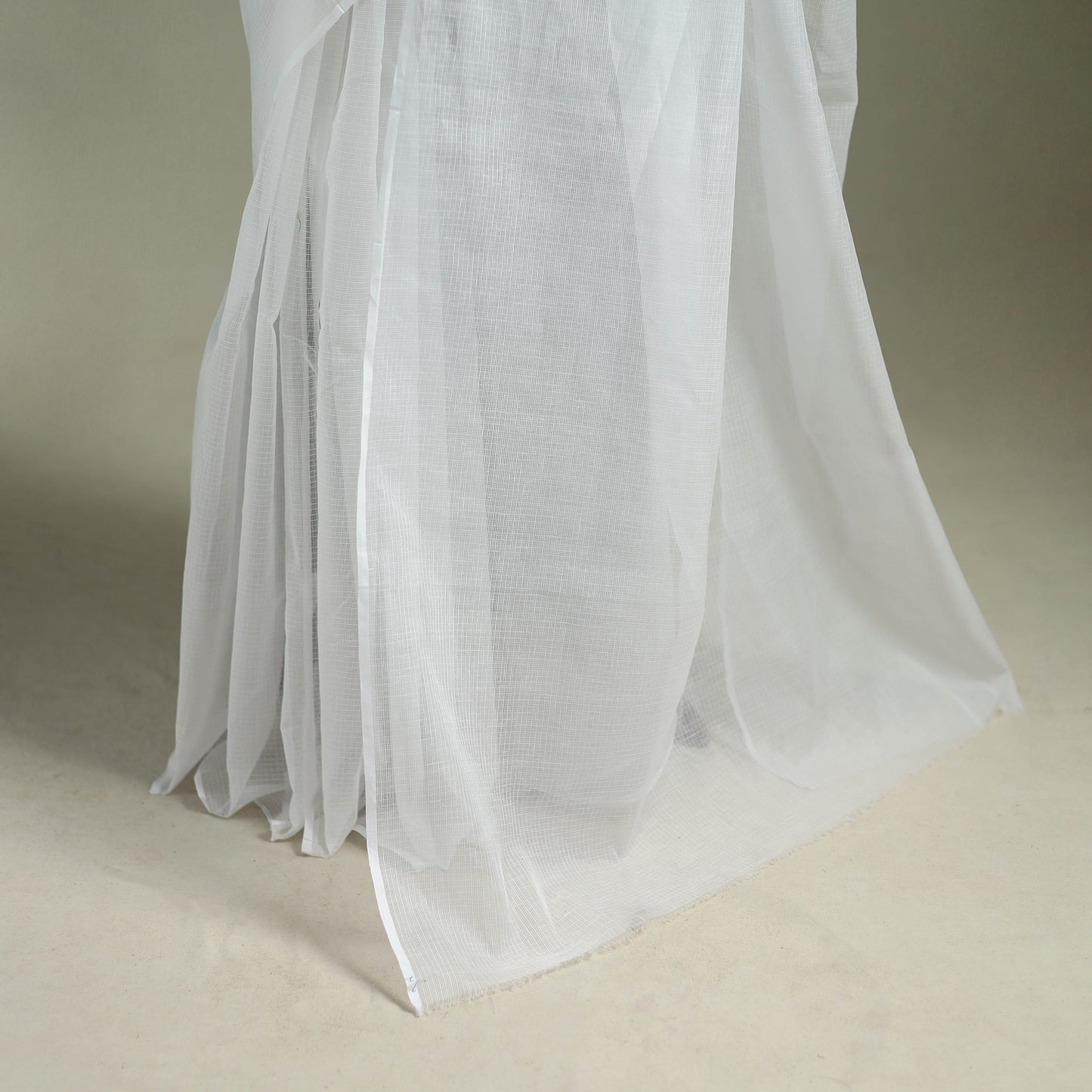 White - Nazaakat Kota Doria Cotton Plain Saree with Blouse & Jewellery Set 161