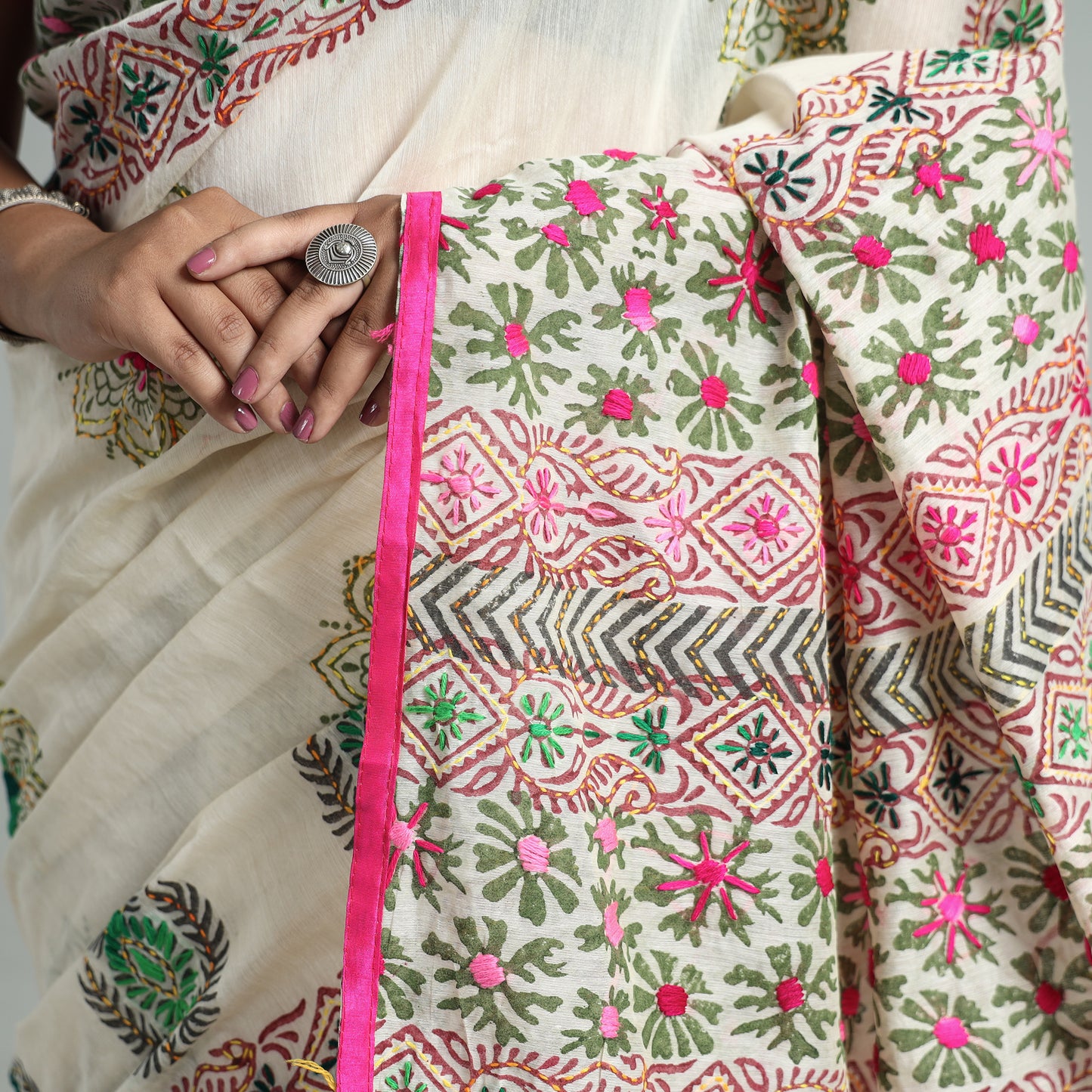White - Ranihati Phulkari Hand Embroidery Chanderi Silk Printed Saree 03