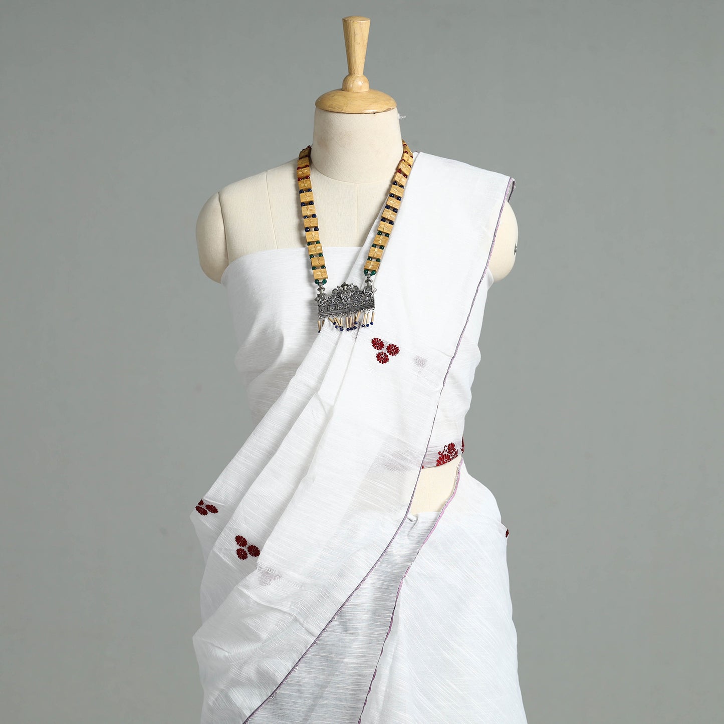 White - Assam Traditional Handloom Silk Cotton Mekhela Chador with Blouse Piece 08