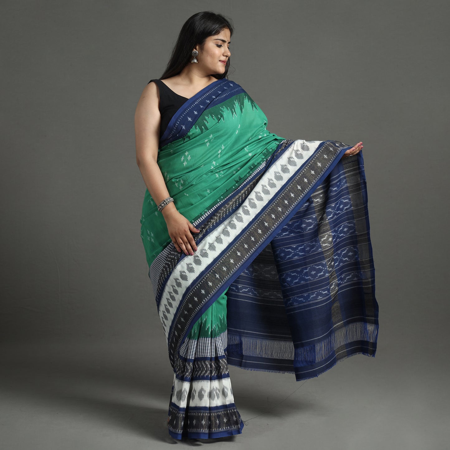 Green - Pochampally Ikat Weave Pure Handloom Cotton Saree 08