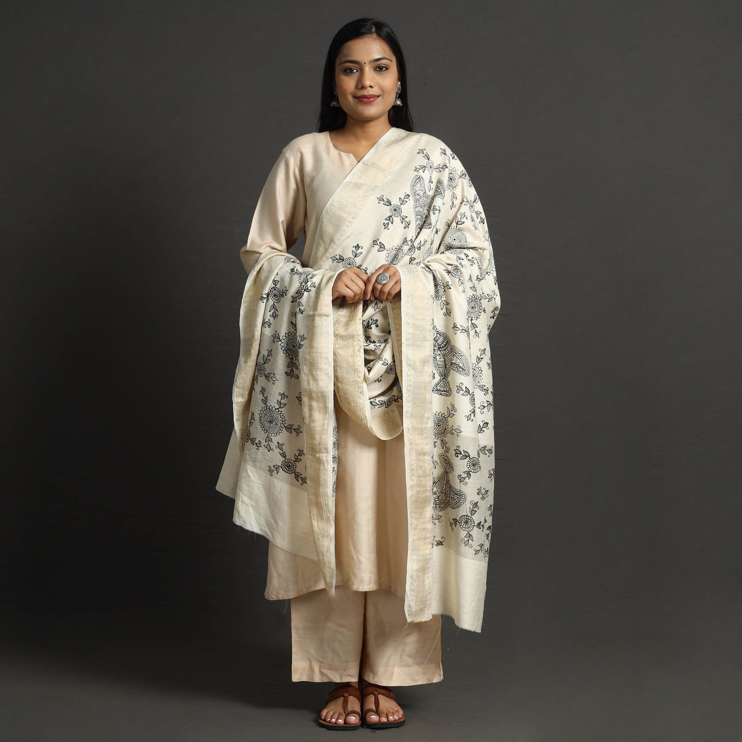 Traditional Madhubani Handpainted Moonga Silk Handloom Dupatta 01