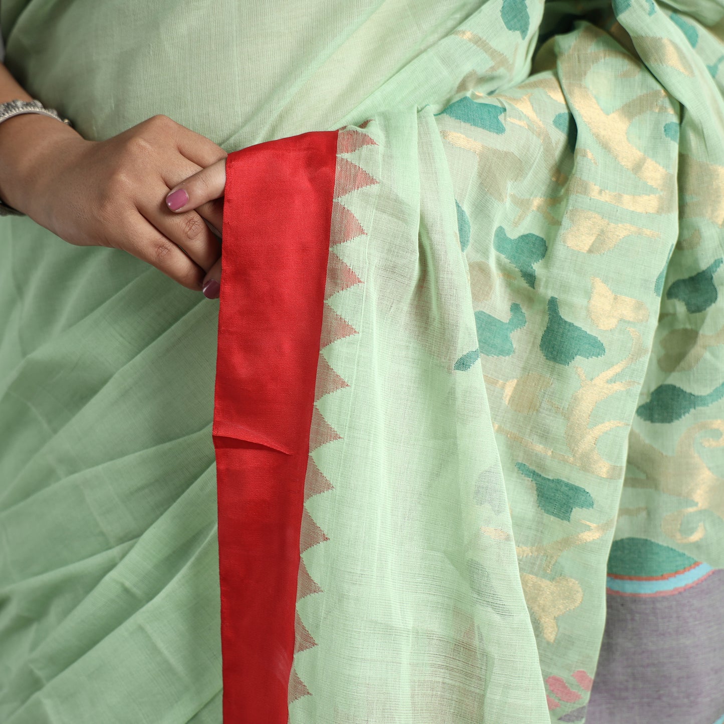 Green - Handspun Handloom Jamdani Buta Fine Cotton Saree With Zari Border 15