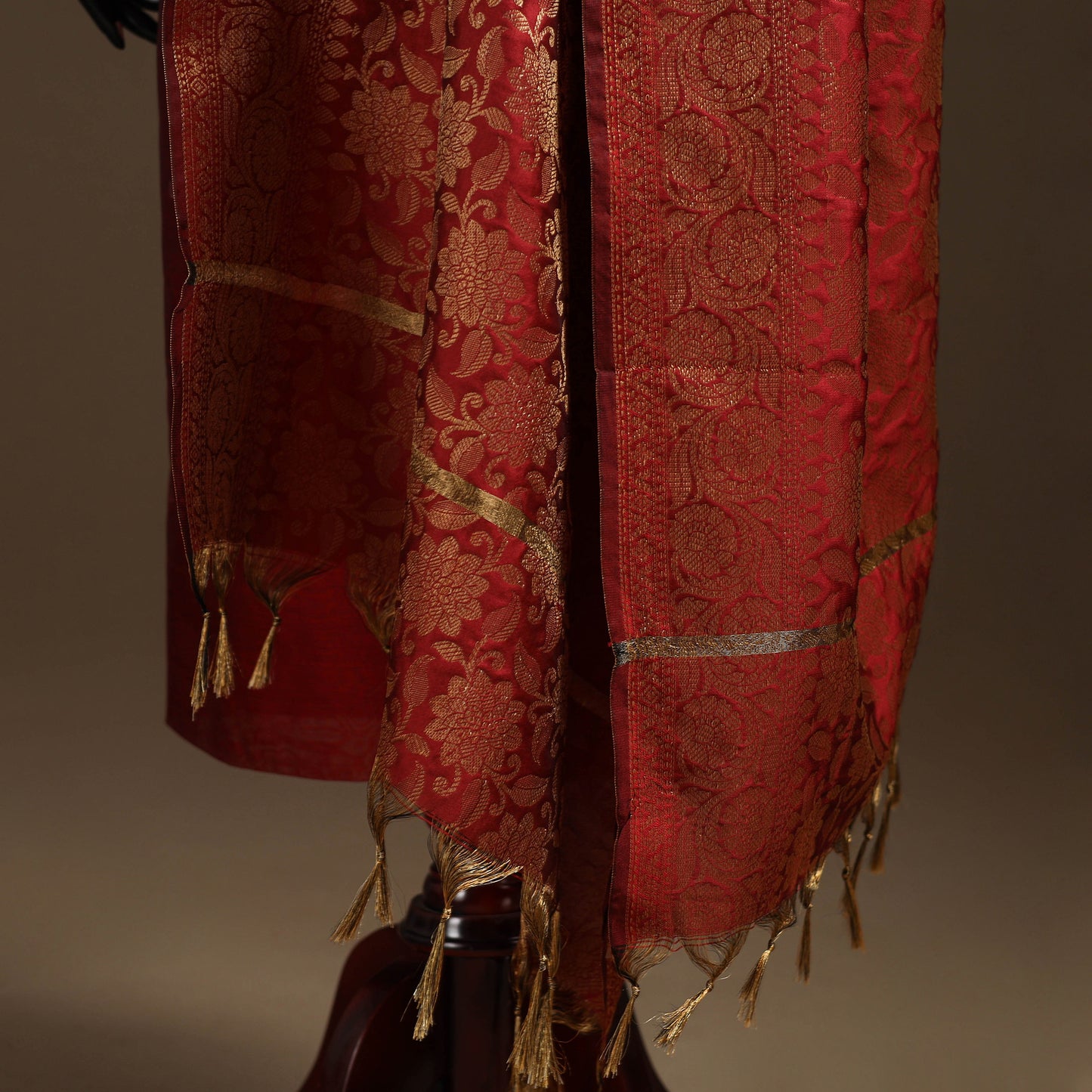 Zari Work Banarasi Silk Dupatta 04