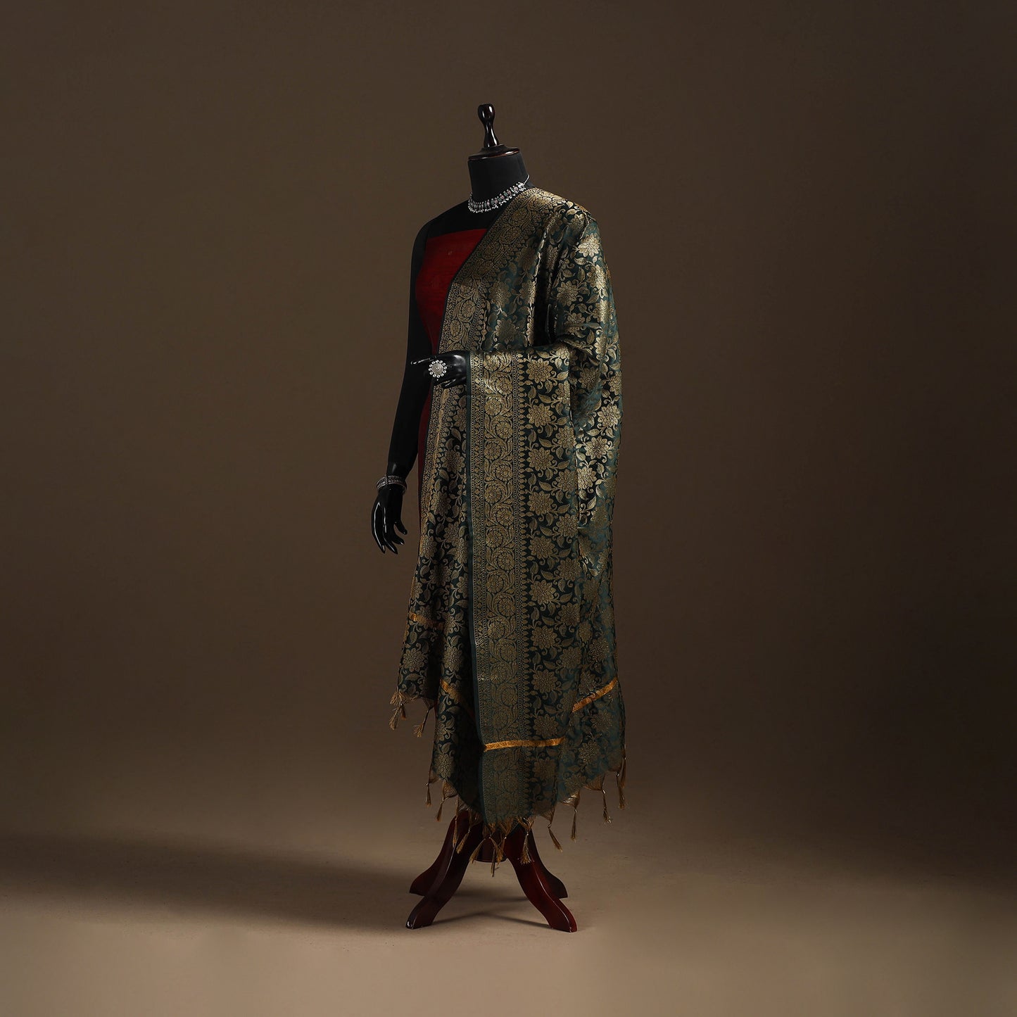 Zari Work Banarasi Silk Dupatta 01