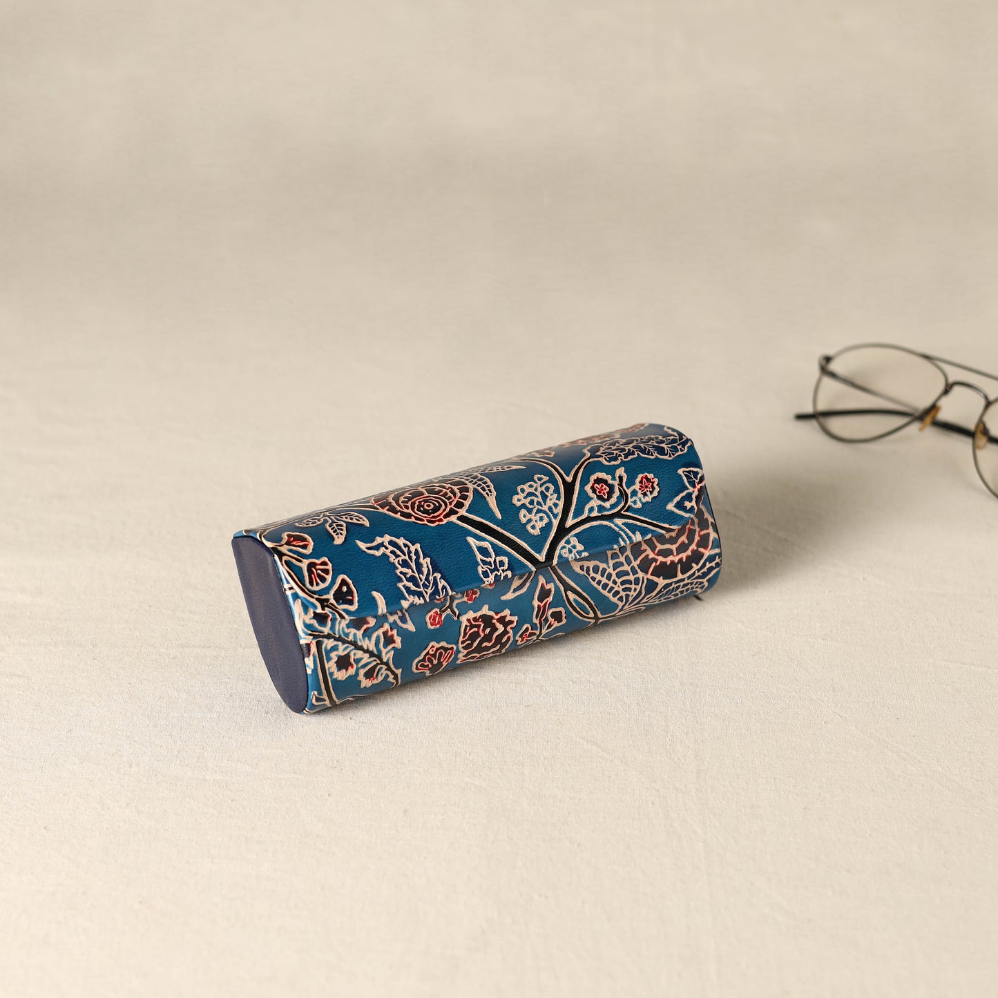 Handcrafted Embossed Leather Spectacle Case 03