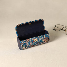 Handcrafted Embossed Leather Spectacle Case 03