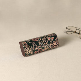 Handcrafted Embossed Leather Spectacle Case 04