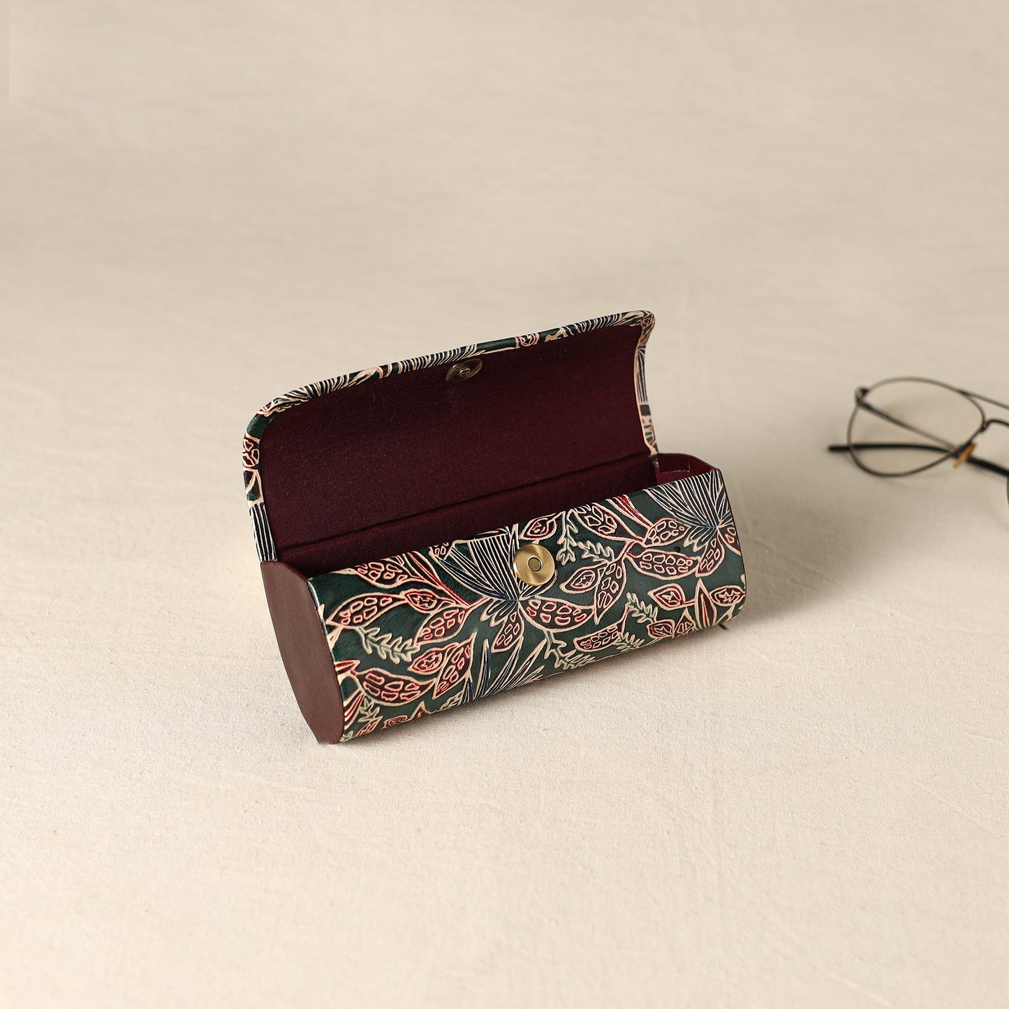 Handcrafted Embossed Leather Spectacle Case 06