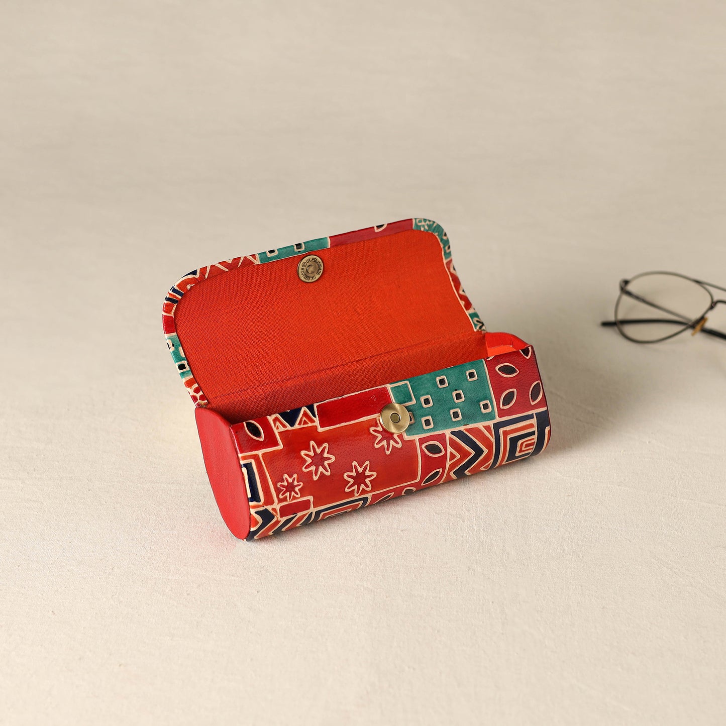 Handcrafted Embossed Leather Spectacle Case 08