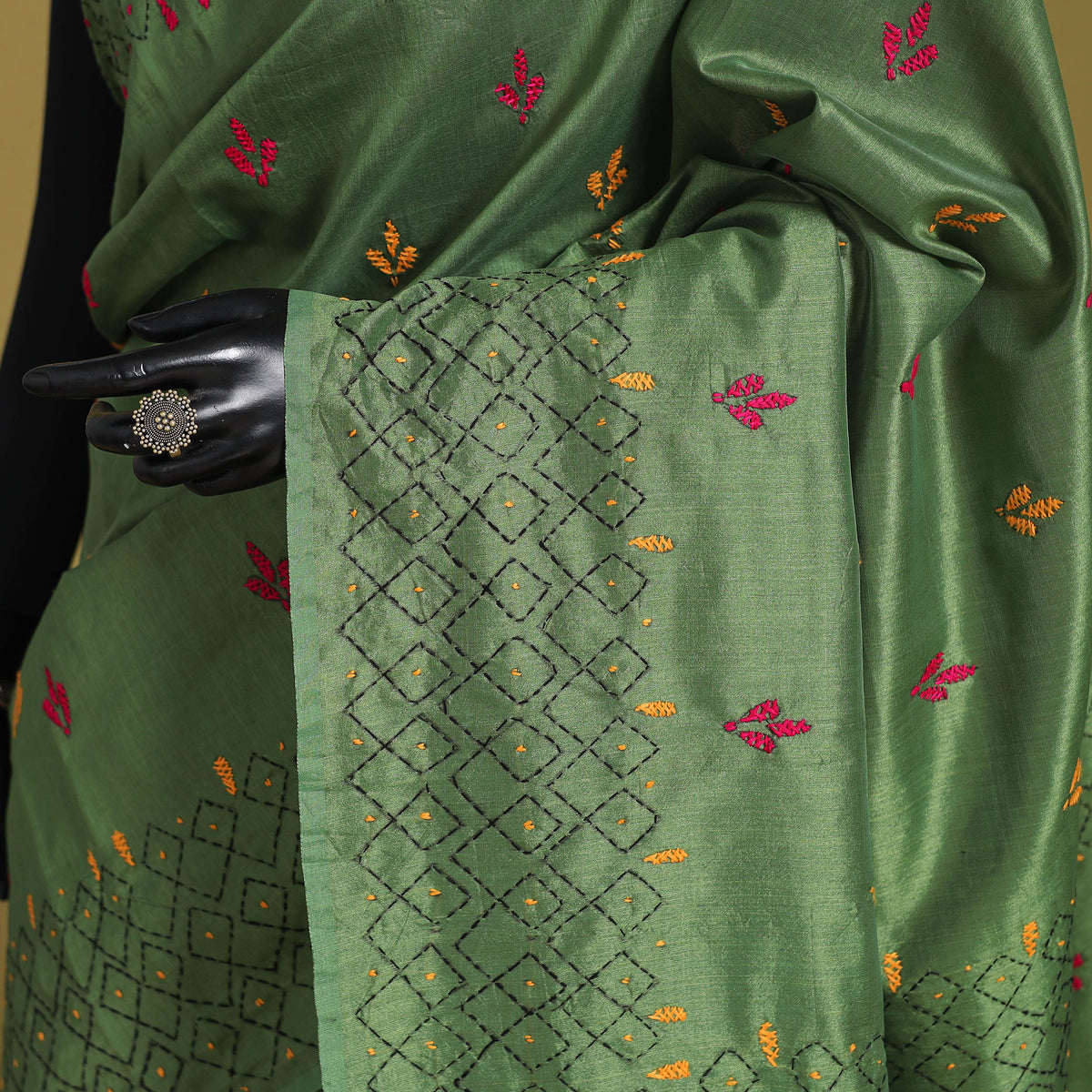 Green - Bengal Hand Embroidery Silk Nakshi Kantha Saree 11