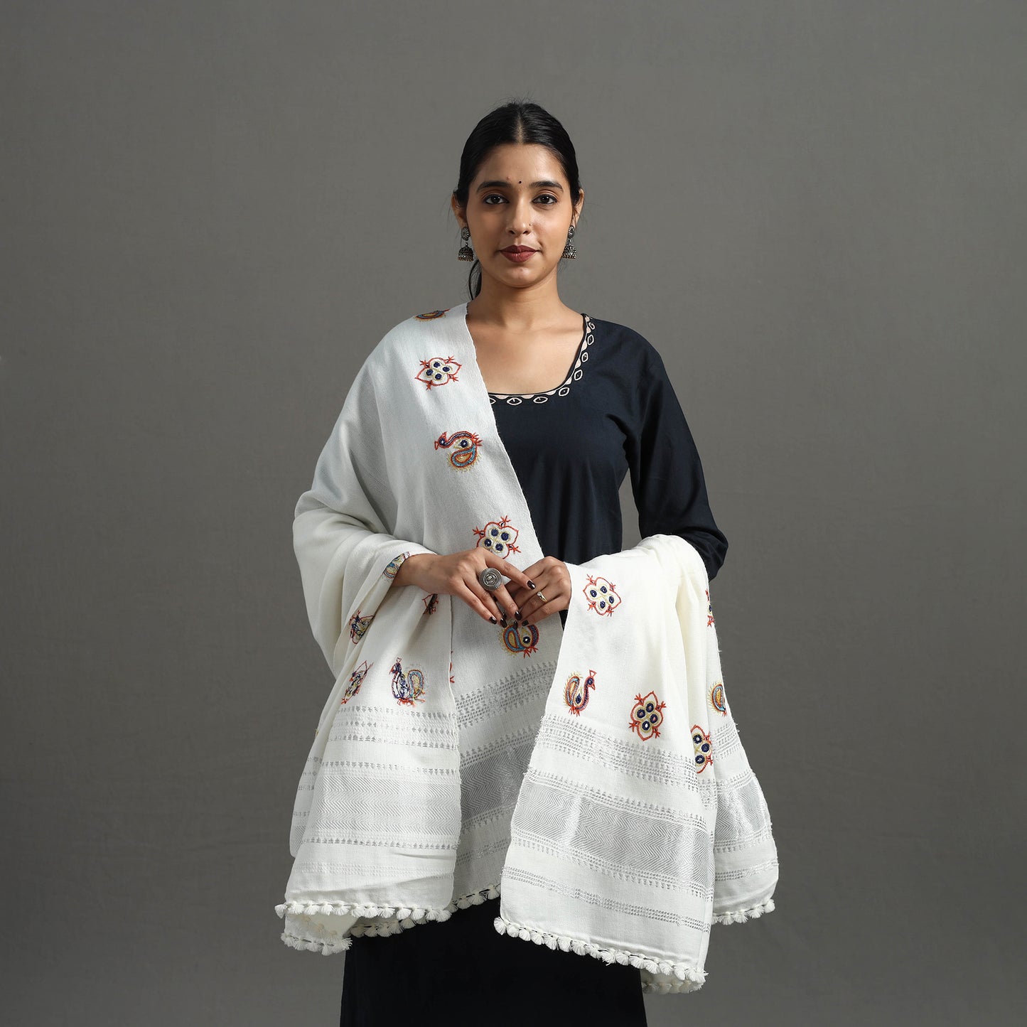 White - Kutch Ahir Hand Embroidery Woollen Shawl 40