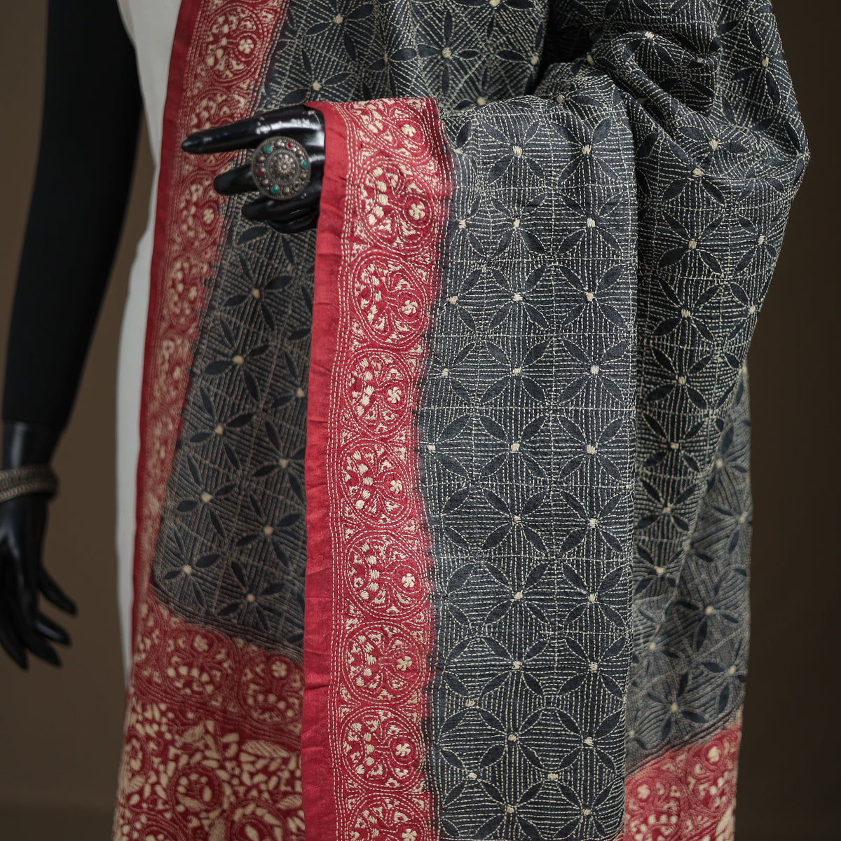 Tussar Silk Handloom Bolpur Kantha Hand Embroidered Dupatta 05