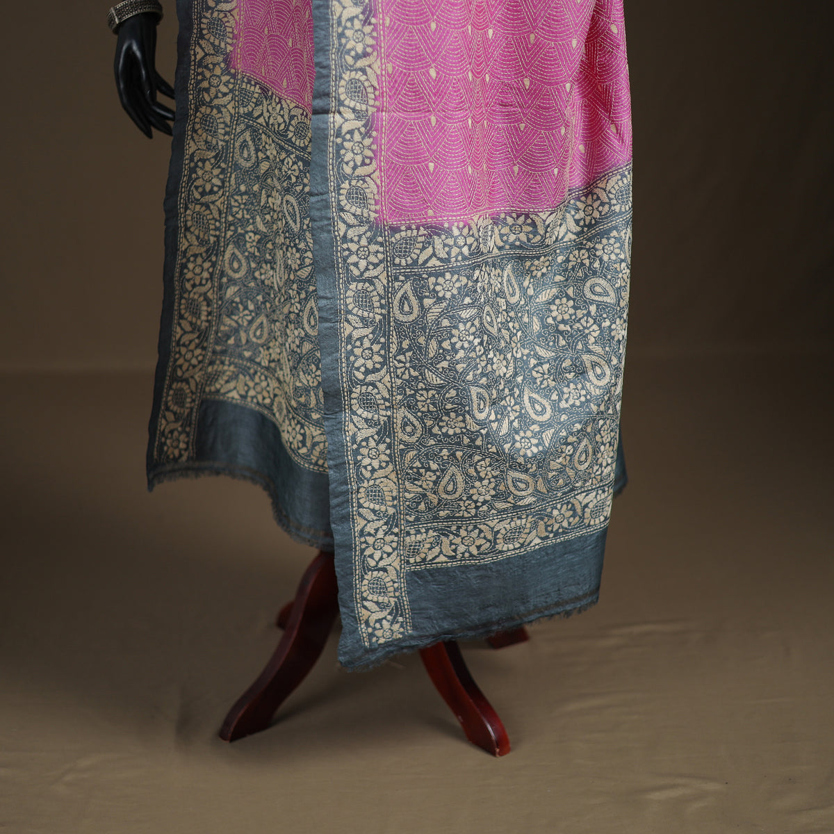 Tussar Silk Handloom Bolpur Kantha Hand Embroidered Dupatta 09
