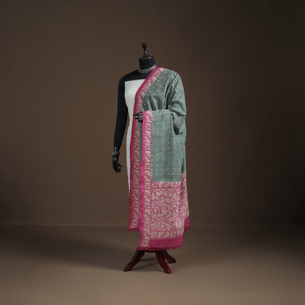 Tussar Silk Handloom Bolpur Kantha Hand Embroidered Dupatta 10