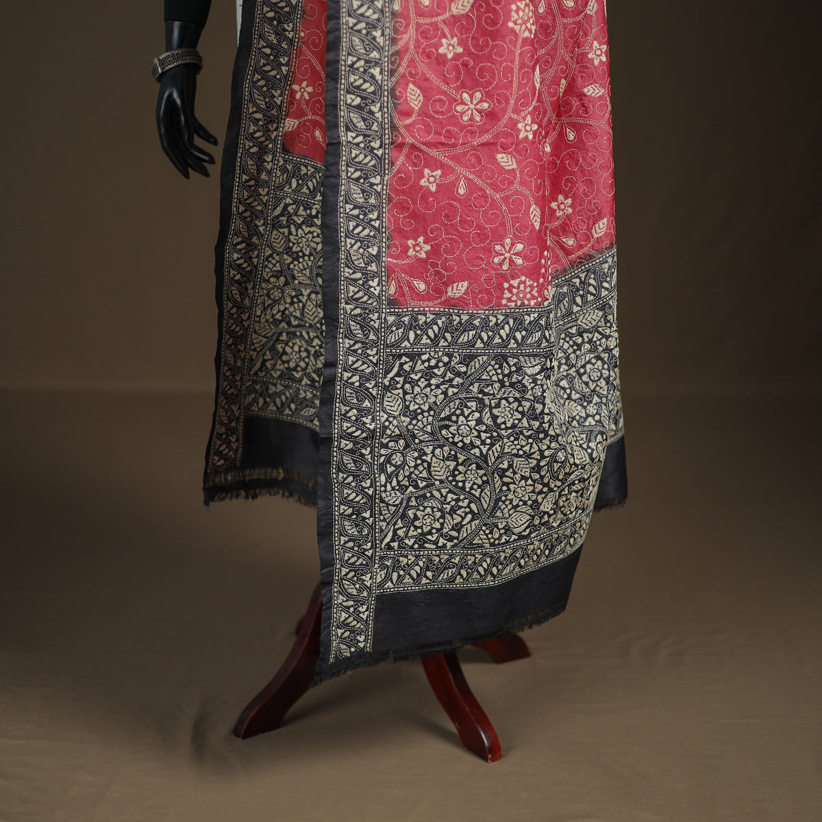 Tussar Silk Handloom Bolpur Kantha Hand Embroidered Dupatta 14
