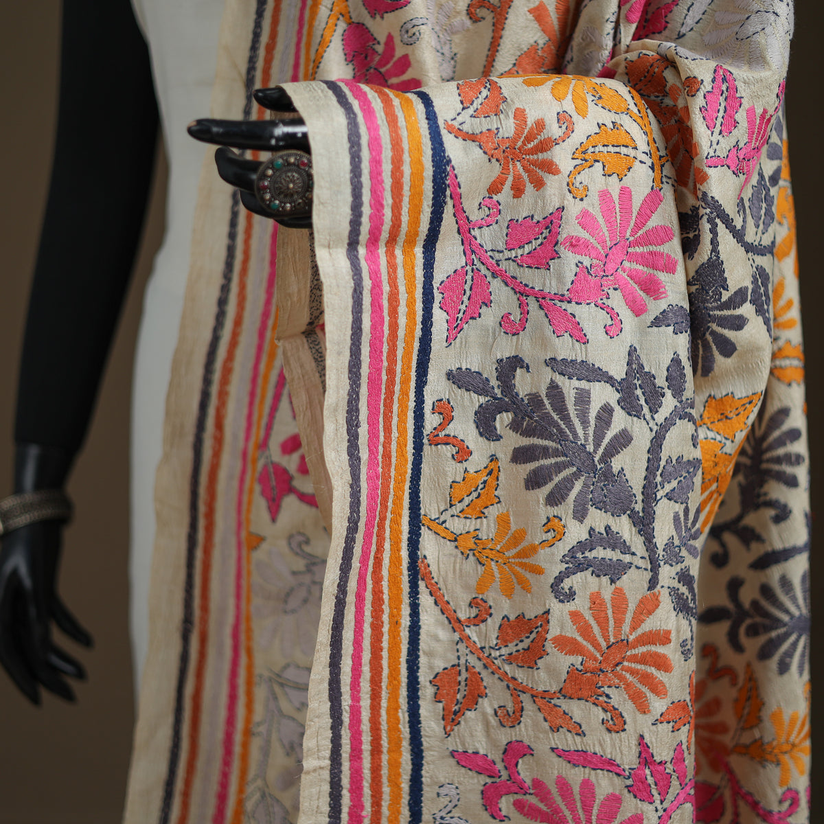 Tussar Silk Handloom Bolpur Kantha Hand Embroidered Dupatta 15