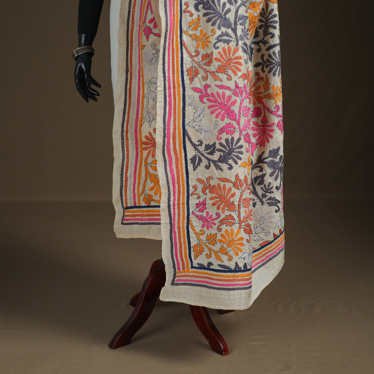 Tussar Silk Handloom Bolpur Kantha Hand Embroidered Dupatta 15