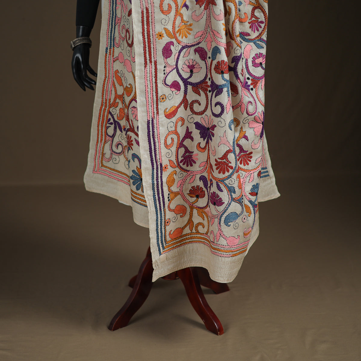 Tussar Silk Handloom Bolpur Kantha Hand Embroidered Dupatta 20