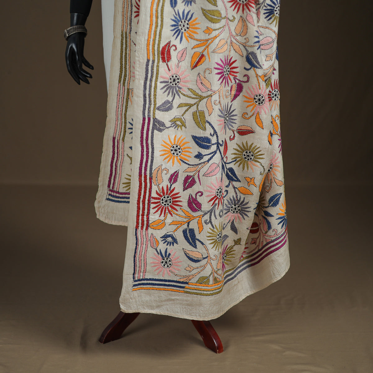 Tussar Silk Handloom Bolpur Kantha Hand Embroidered Dupatta 21