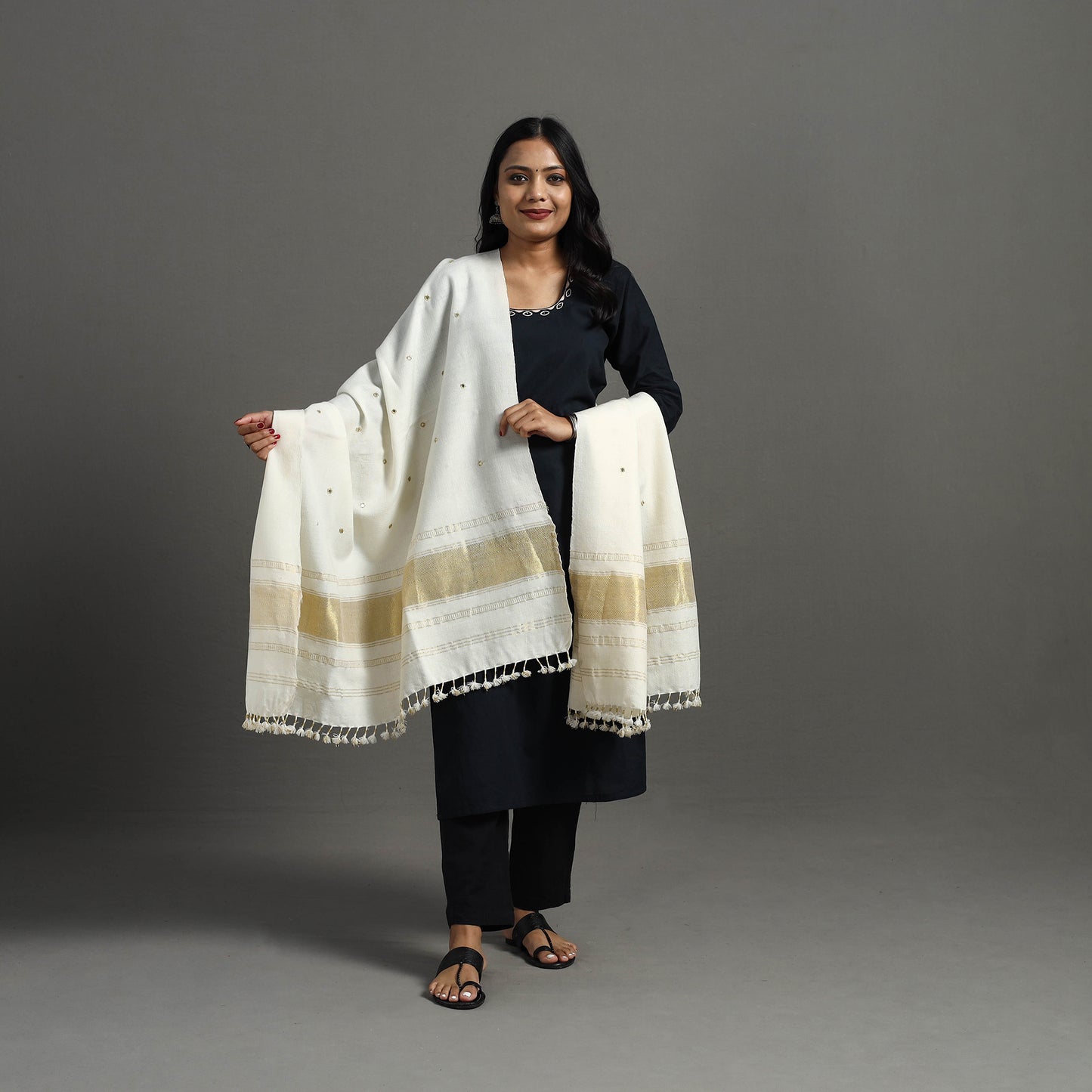 White - Kutch Zari Hand Embroidery Mirror Work Woollen Shawl 132