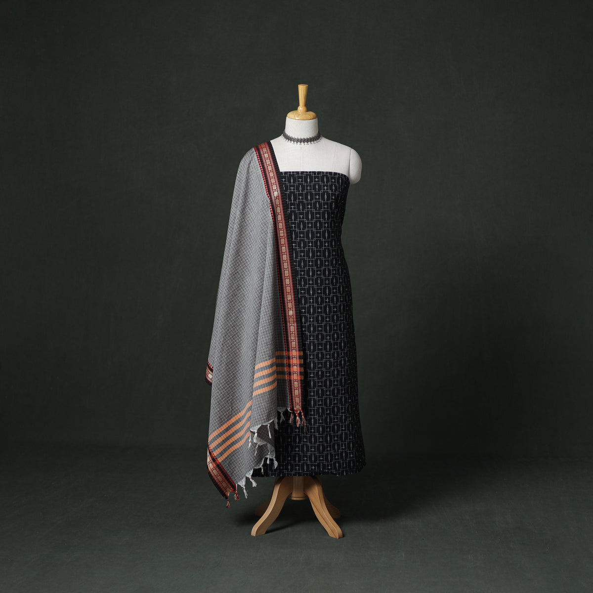 Pochampally Ikat Cotton Unstitched Dress Material: Kurta with Dupatta 08