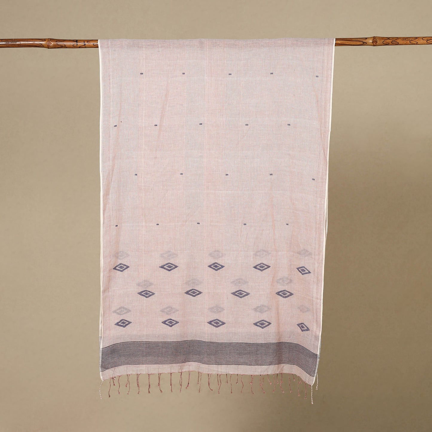 Pink - handloom cotton phulia jamdani stole with tassels 34