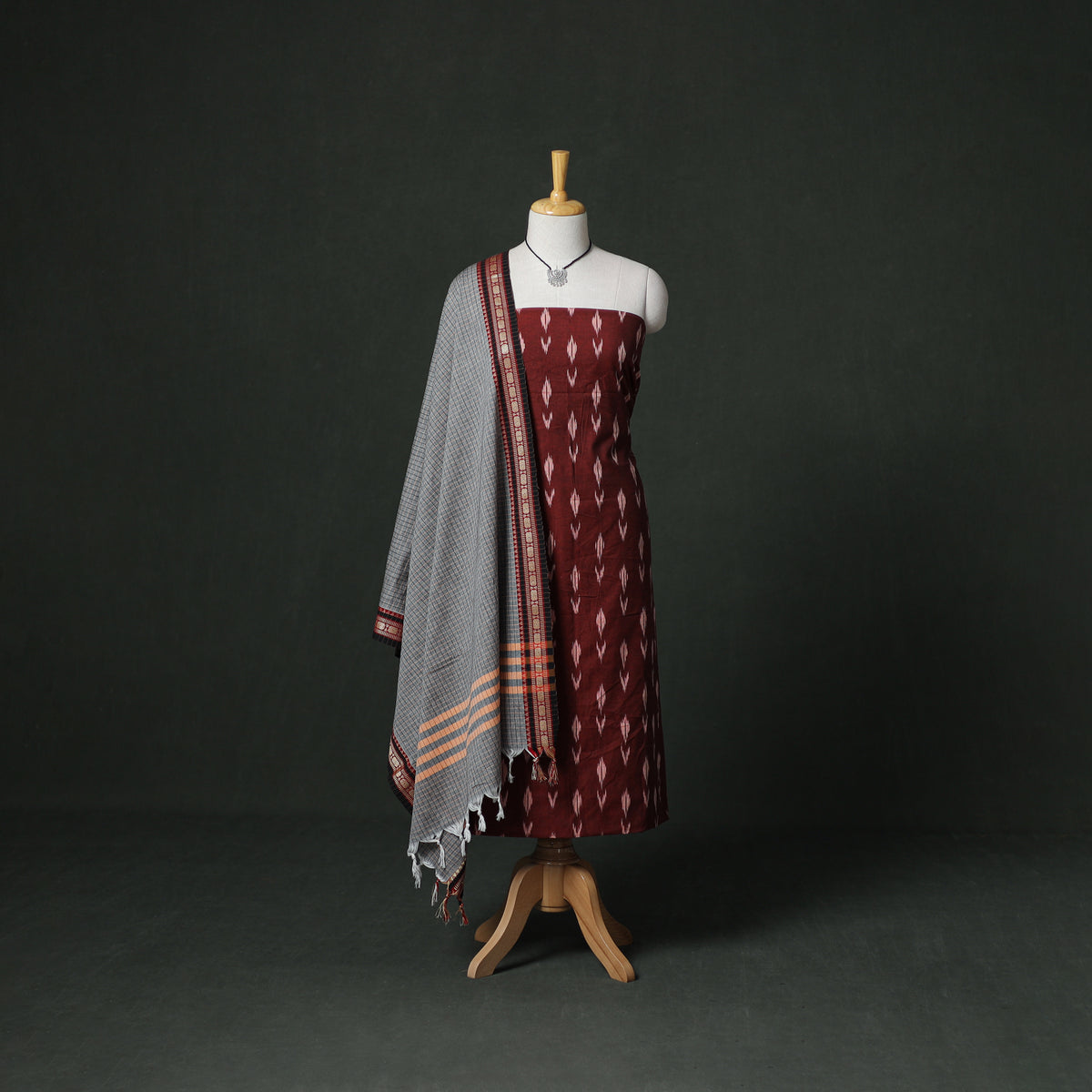 Pochampally Ikat Cotton Unstitched Dress Material: Kurta & Dupatta with Jewellery 18
