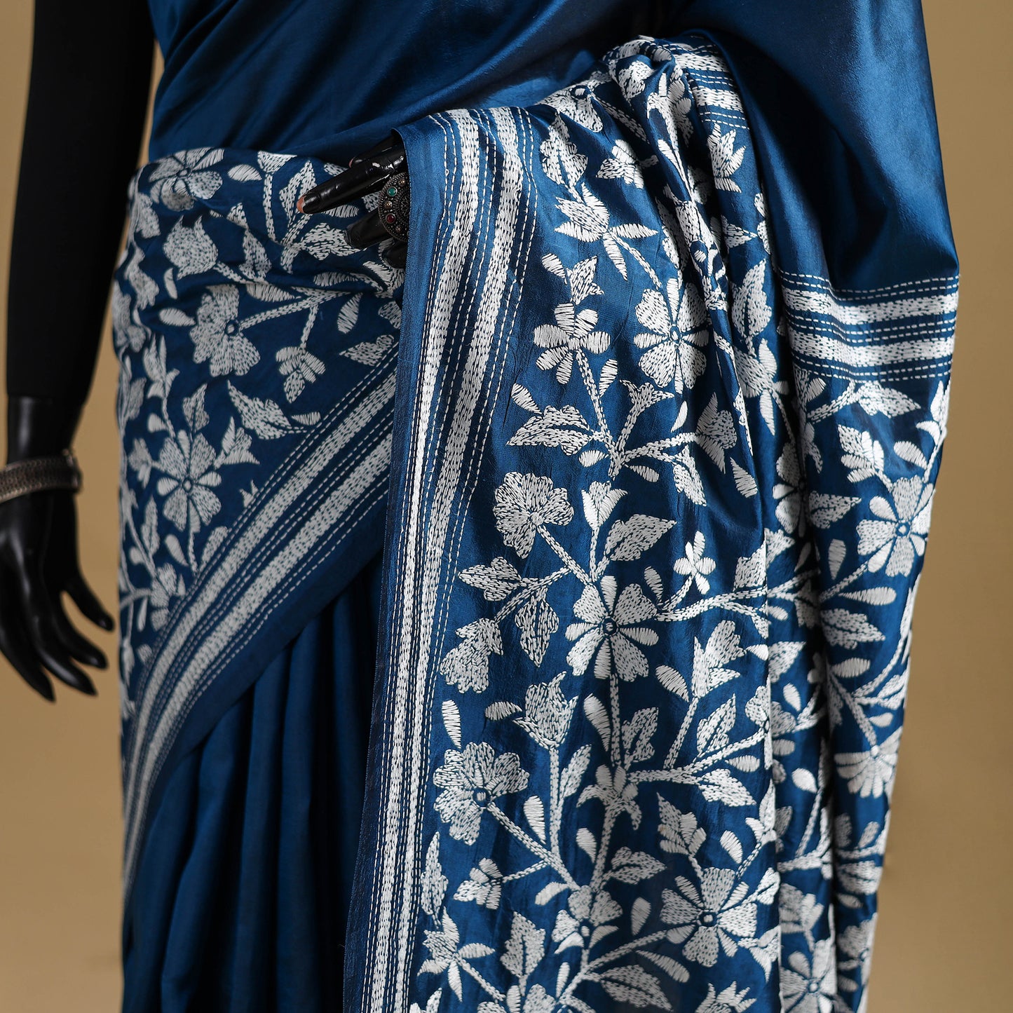 Bengal Hand Embroidered Bangalore Silk Pure Handloom Kantha Saree 03