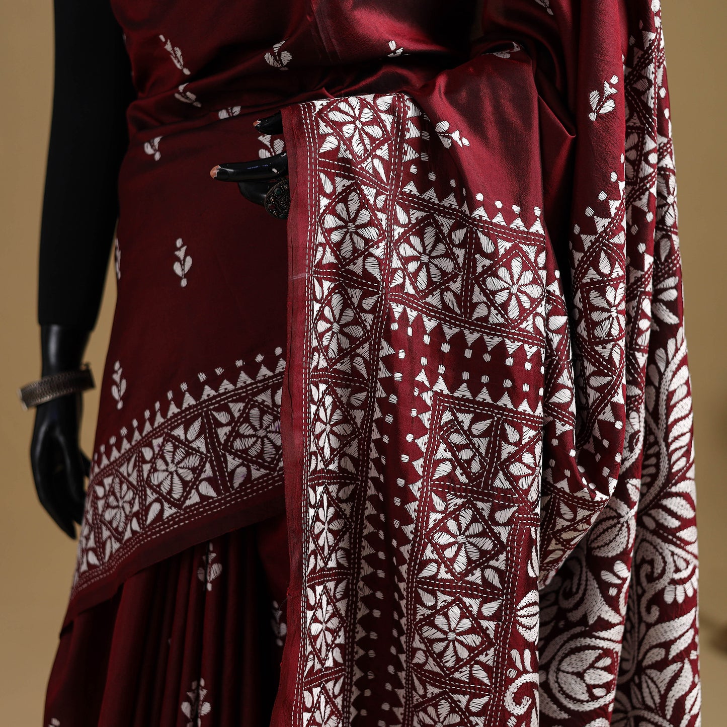 Bengal Hand Embroidered Bangalore Silk Pure Handloom Kantha Saree 04
