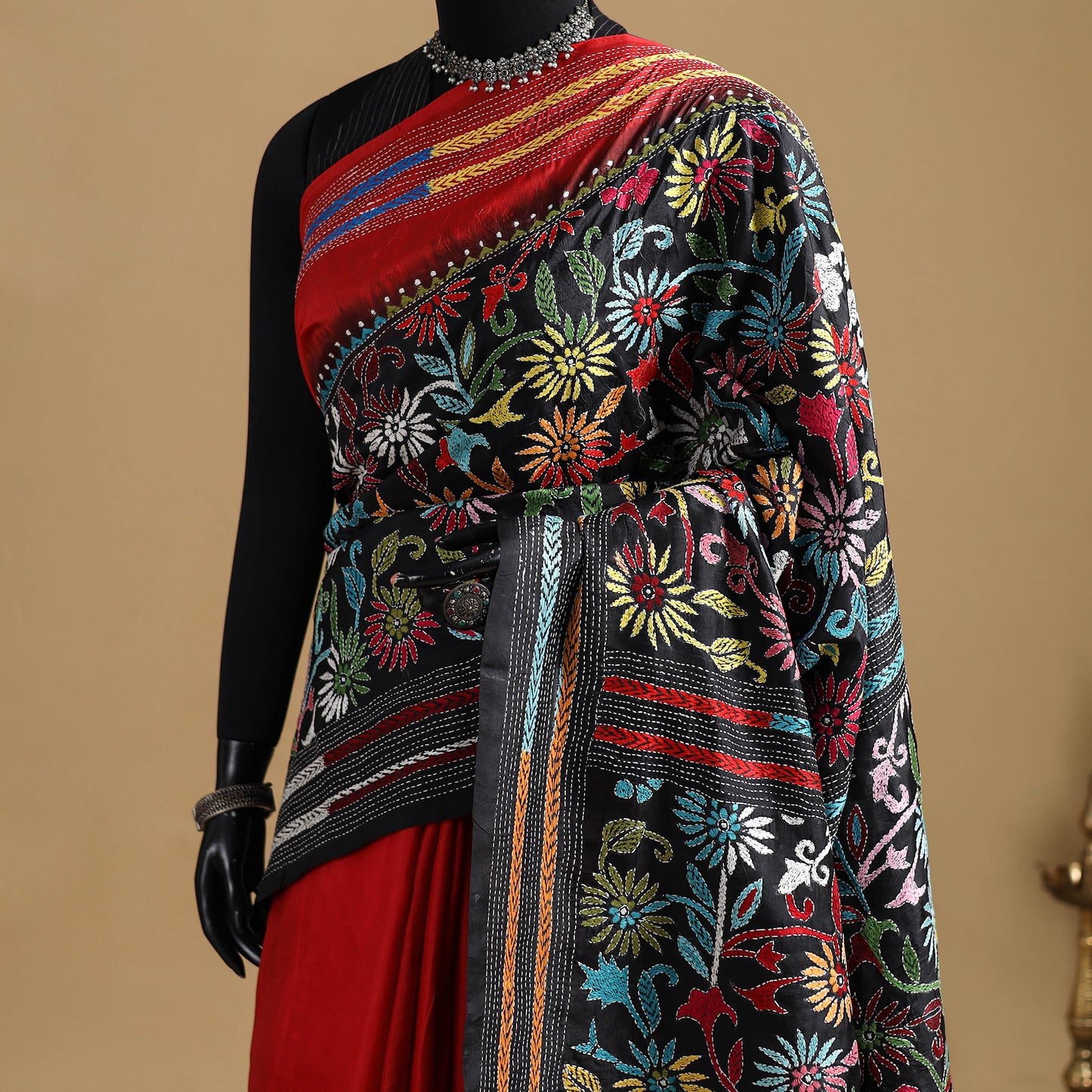 Bengal Hand Embroidered Bangalore Silk Pure Handloom Kantha Saree 09