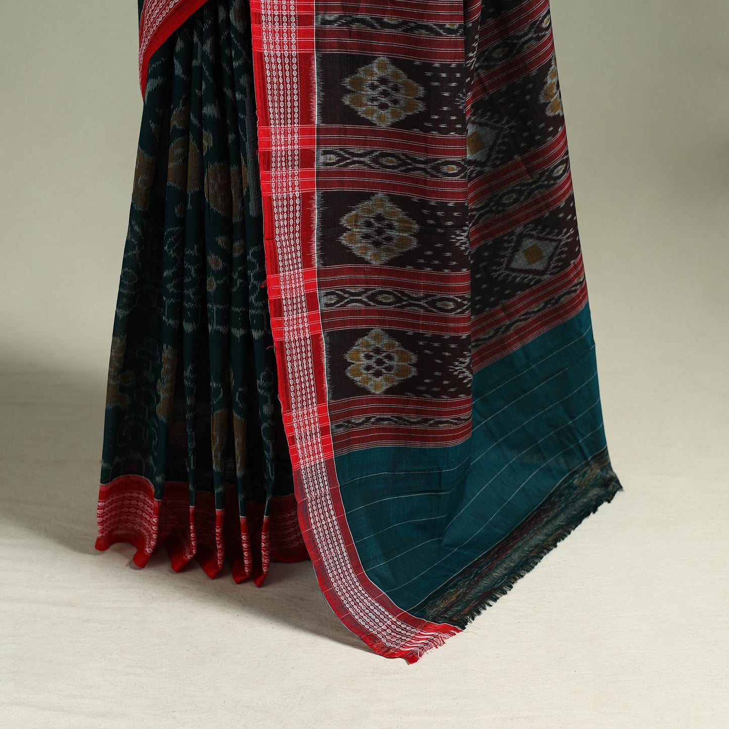 Green Pure Handwoven Sambalpuri Ikat Cotton Saree 02