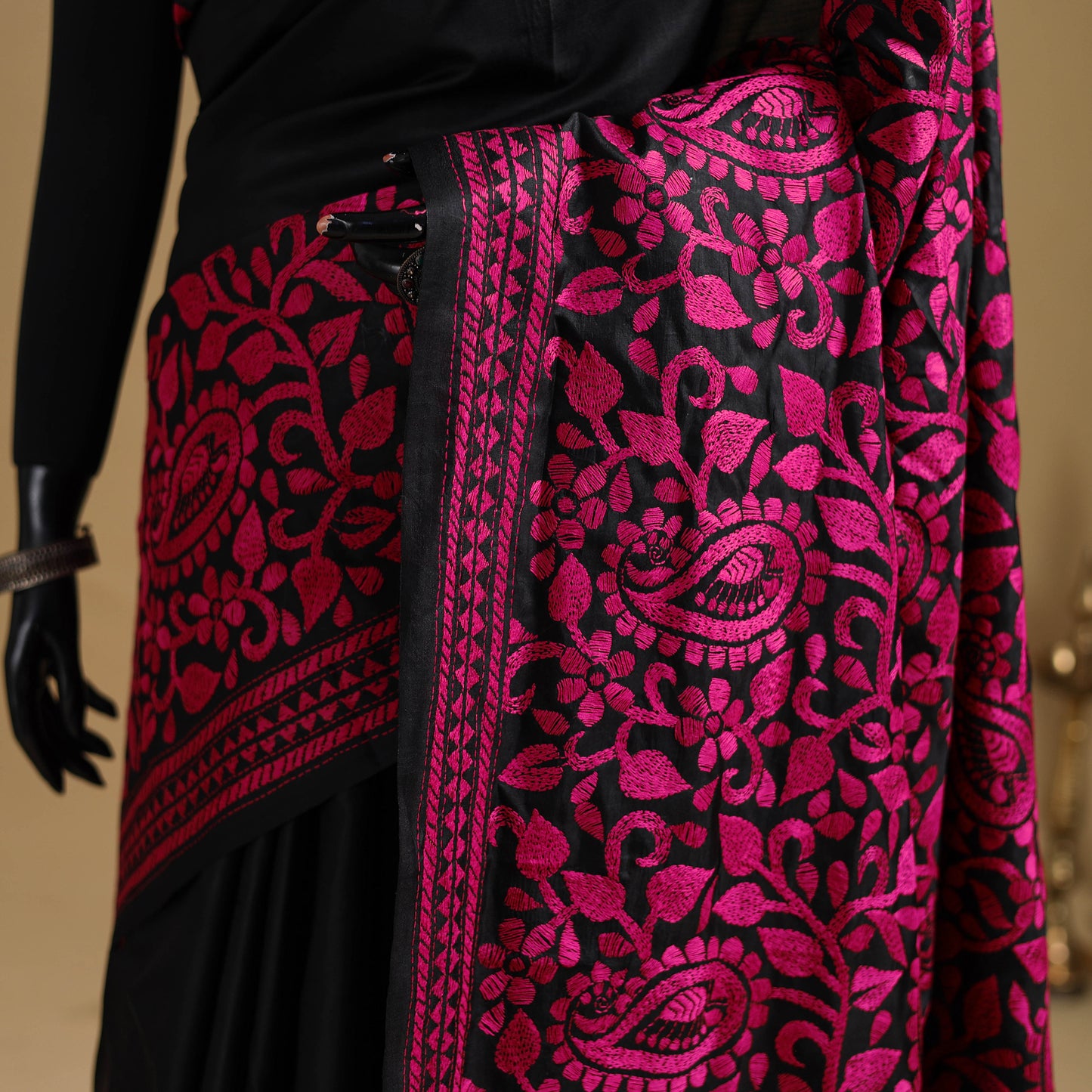Bengal Hand Embroidered Bangalore Silk Pure Handloom Kantha Saree 10
