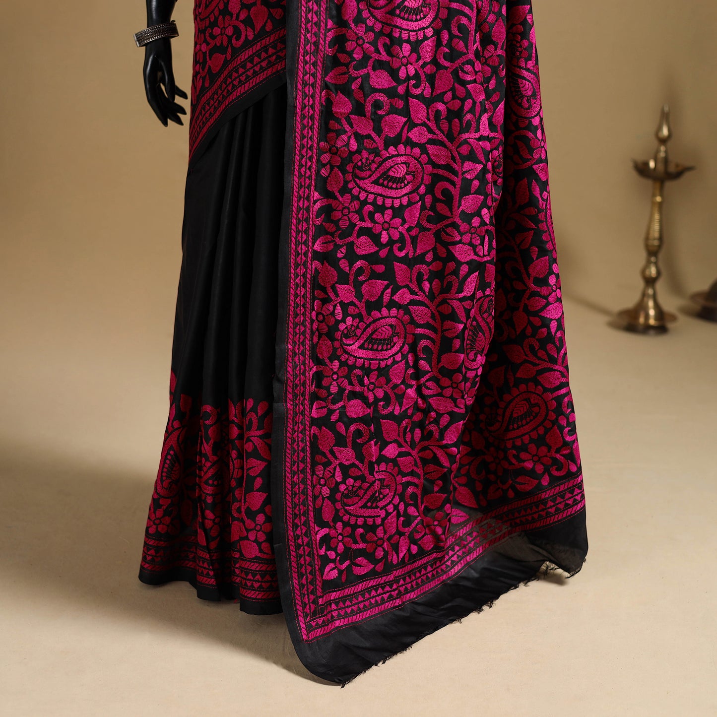 Bengal Hand Embroidered Bangalore Silk Pure Handloom Kantha Saree 10