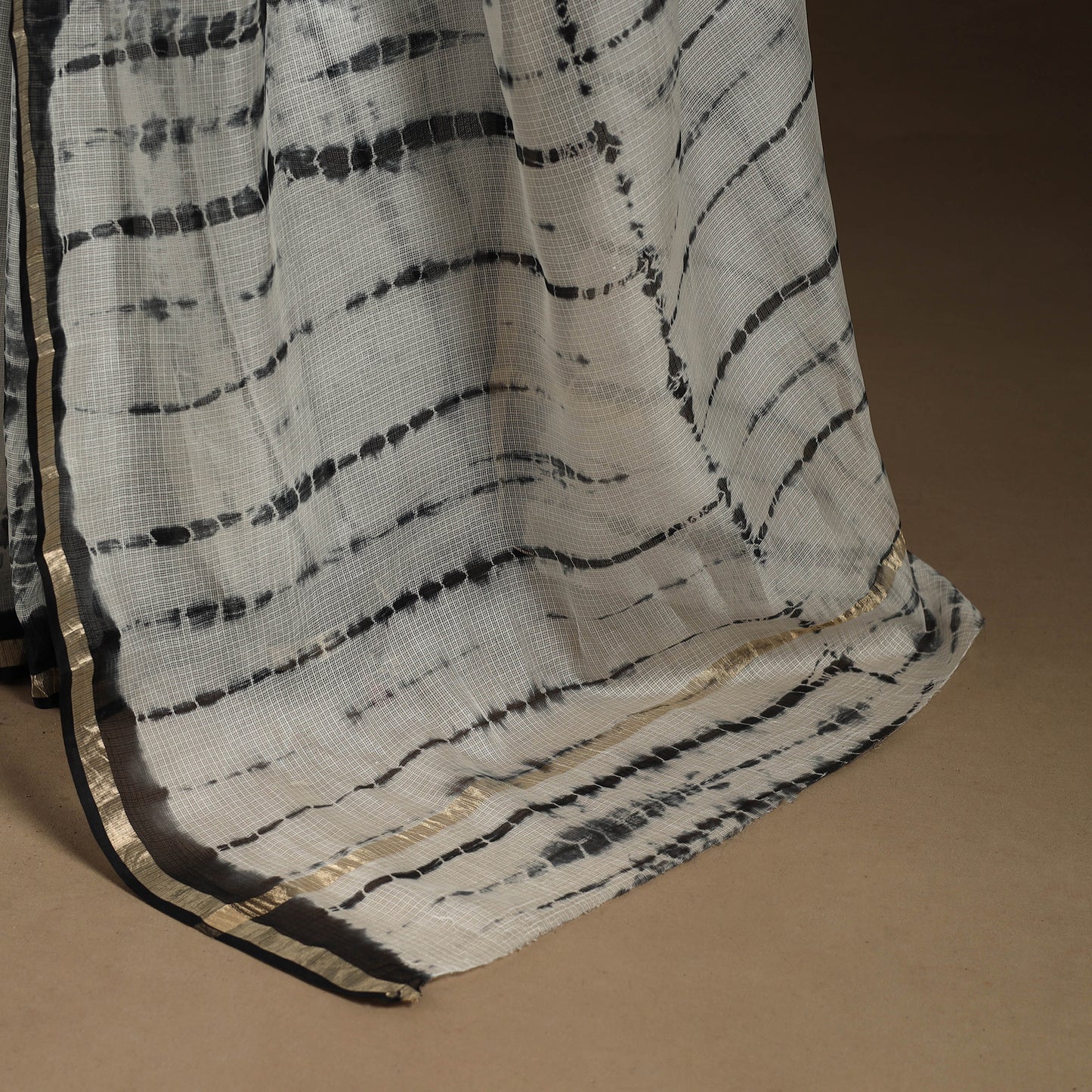 White - kota doria silk tie-dye shibori saree 06