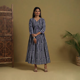 Buy Purple Flared Cotton Batik Print Dress Online 
