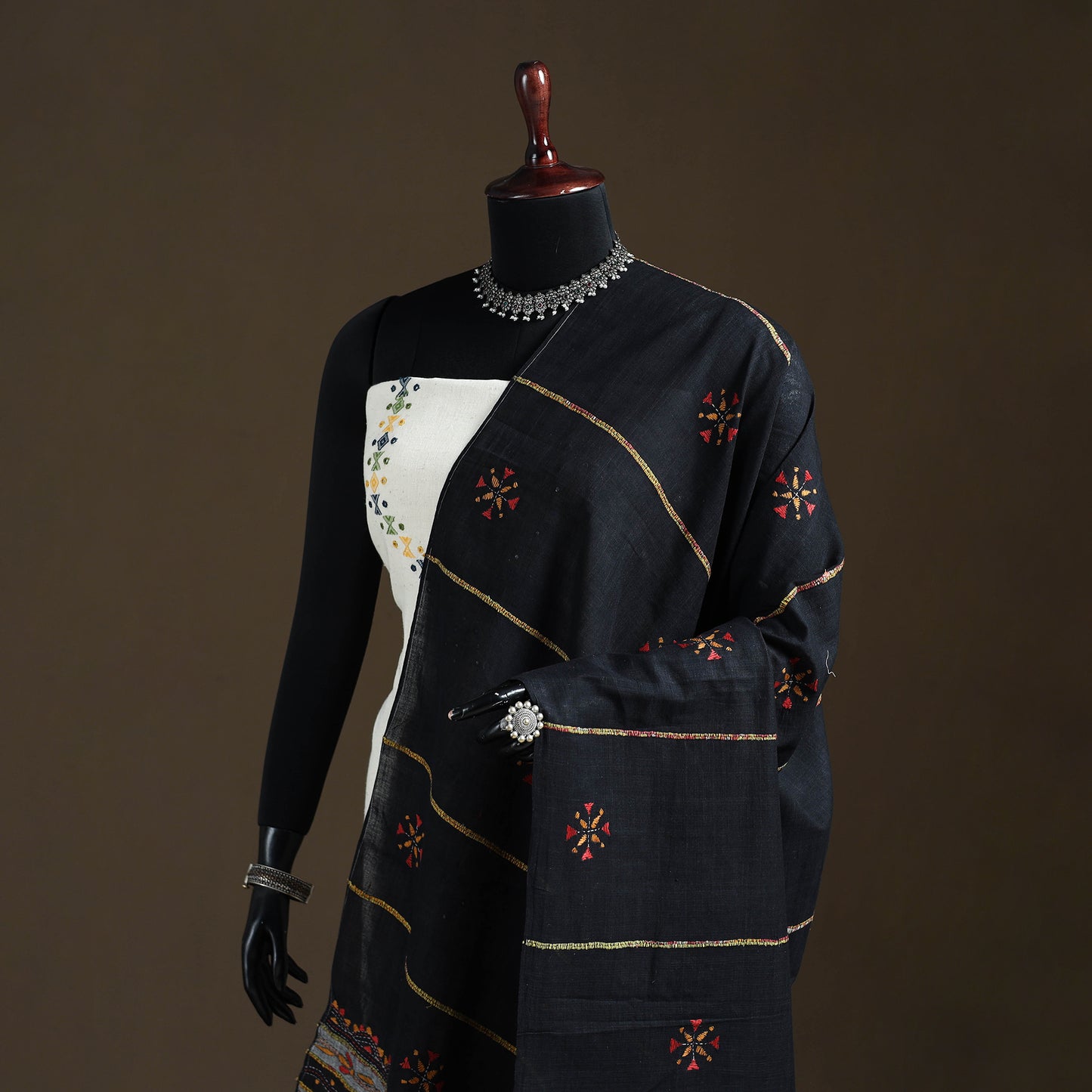 Kantha Hand Embroidered Khes Handwoven Cotton Dupatta 08