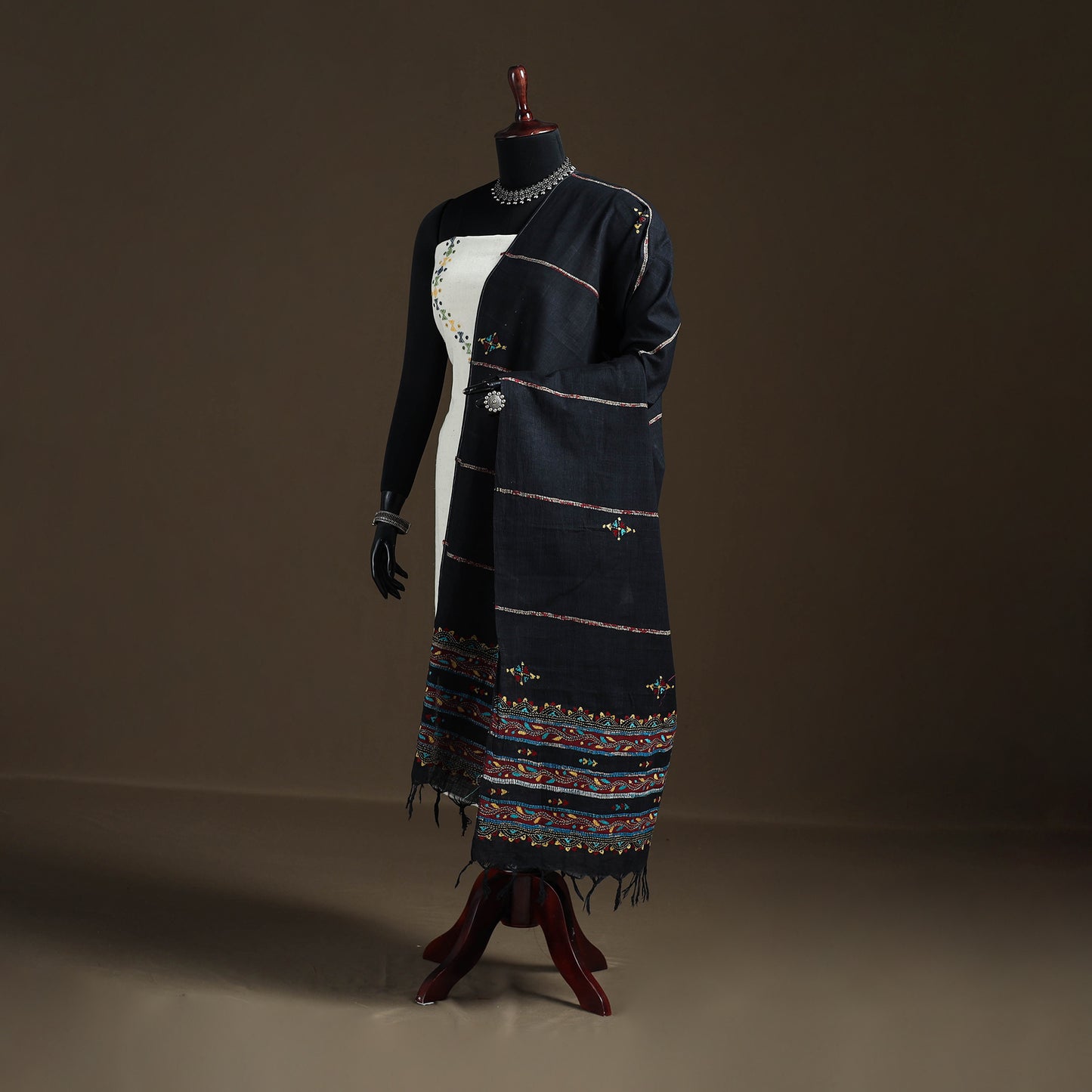 Kantha Hand Embroidered Khes Handwoven Cotton Dupatta 09