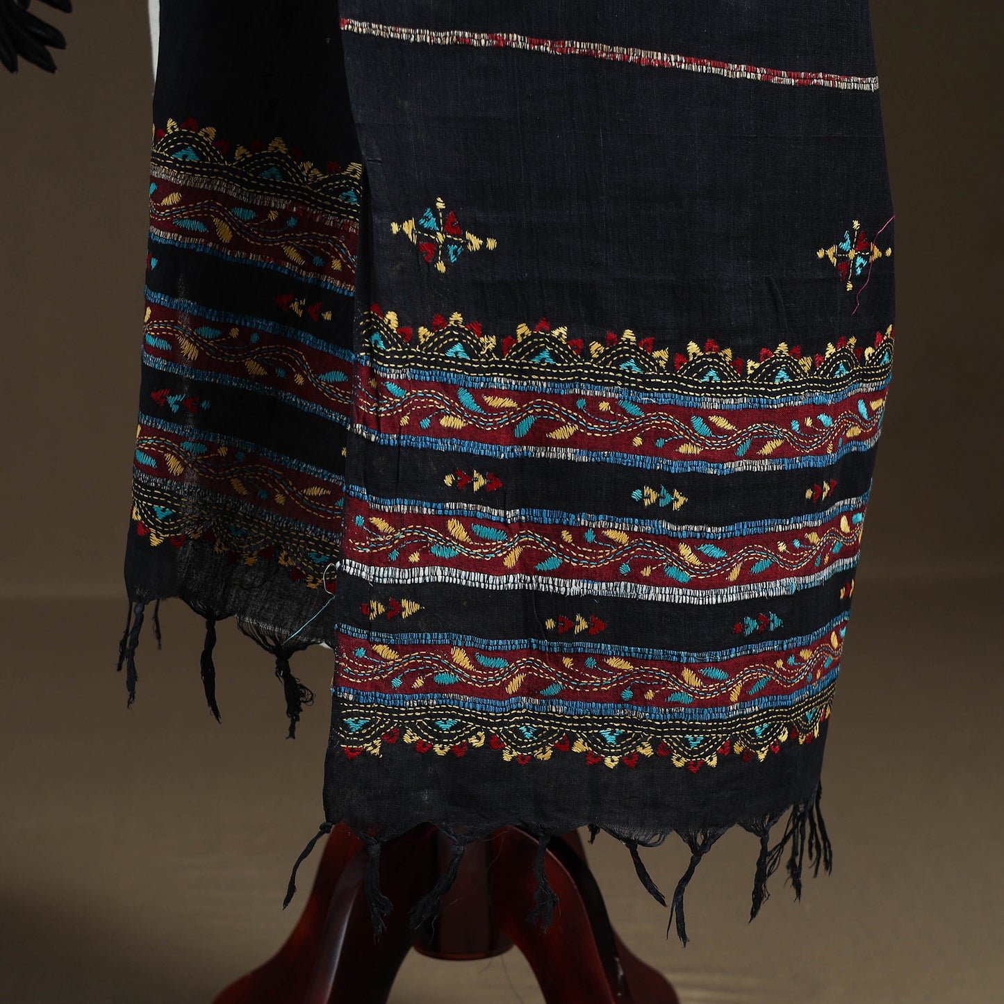 Kantha Hand Embroidered Khes Handwoven Cotton Dupatta 09
