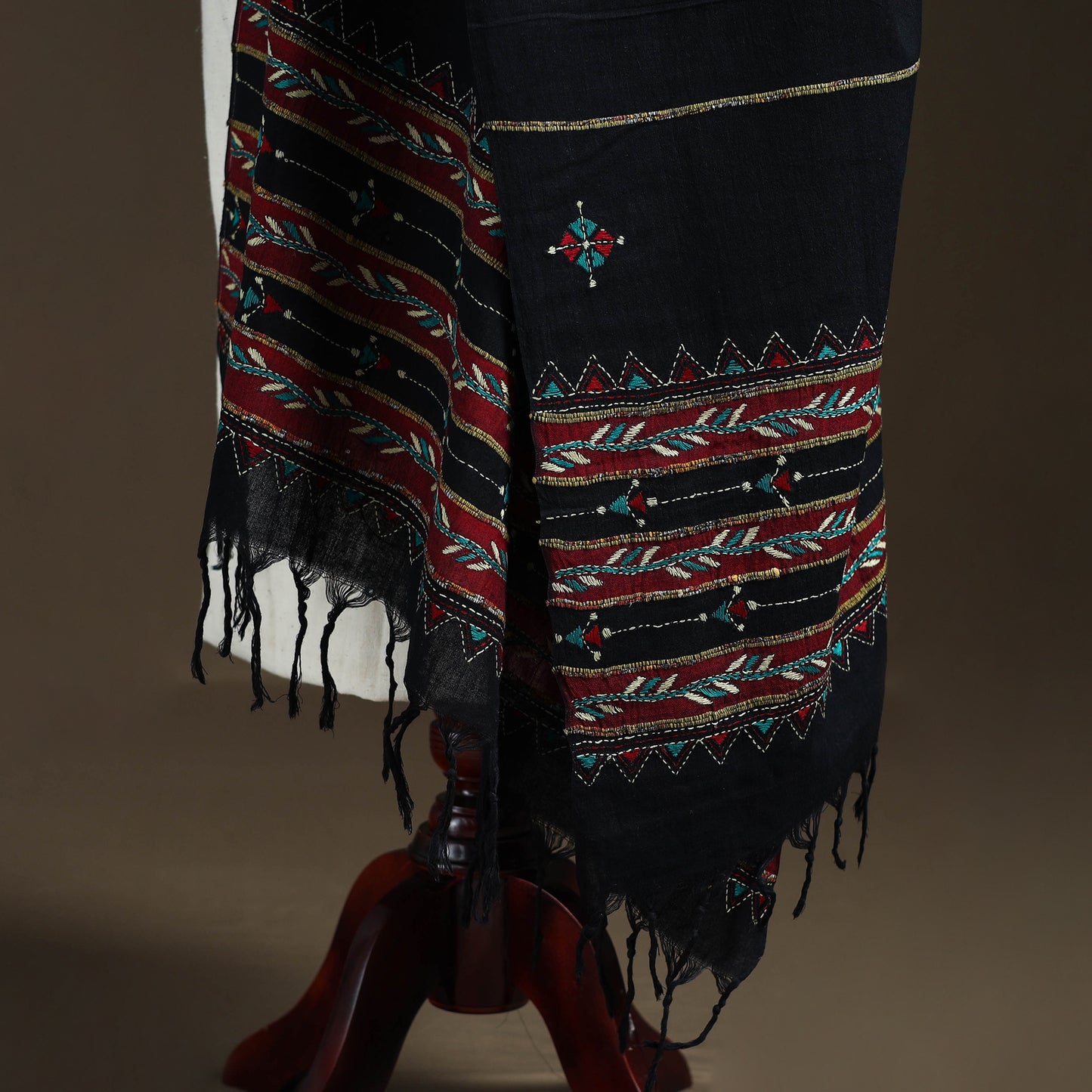 Kantha Hand Embroidered Khes Handwoven Cotton Dupatta 10