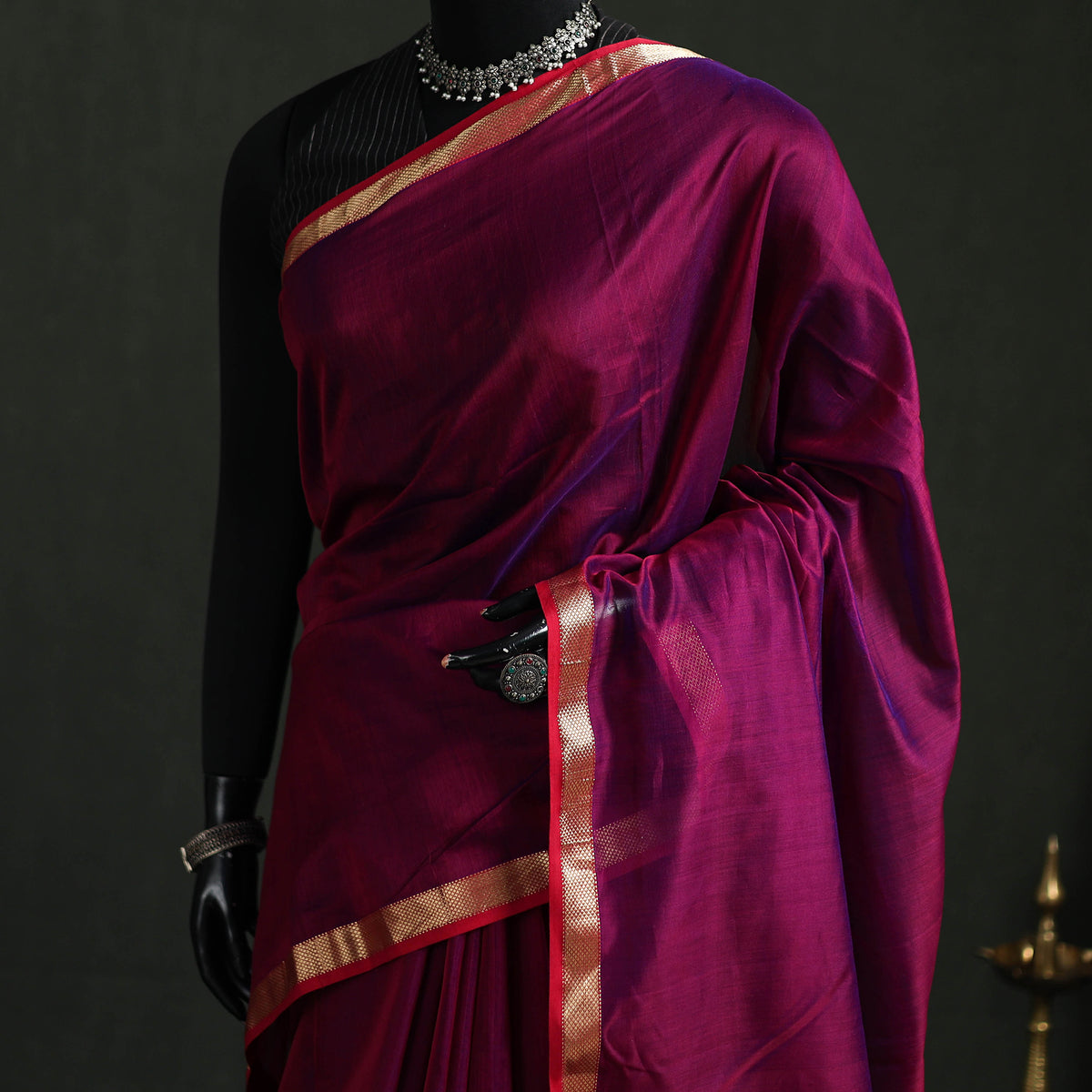 Handloom Zari Border Maheshwari Silk Saree 01