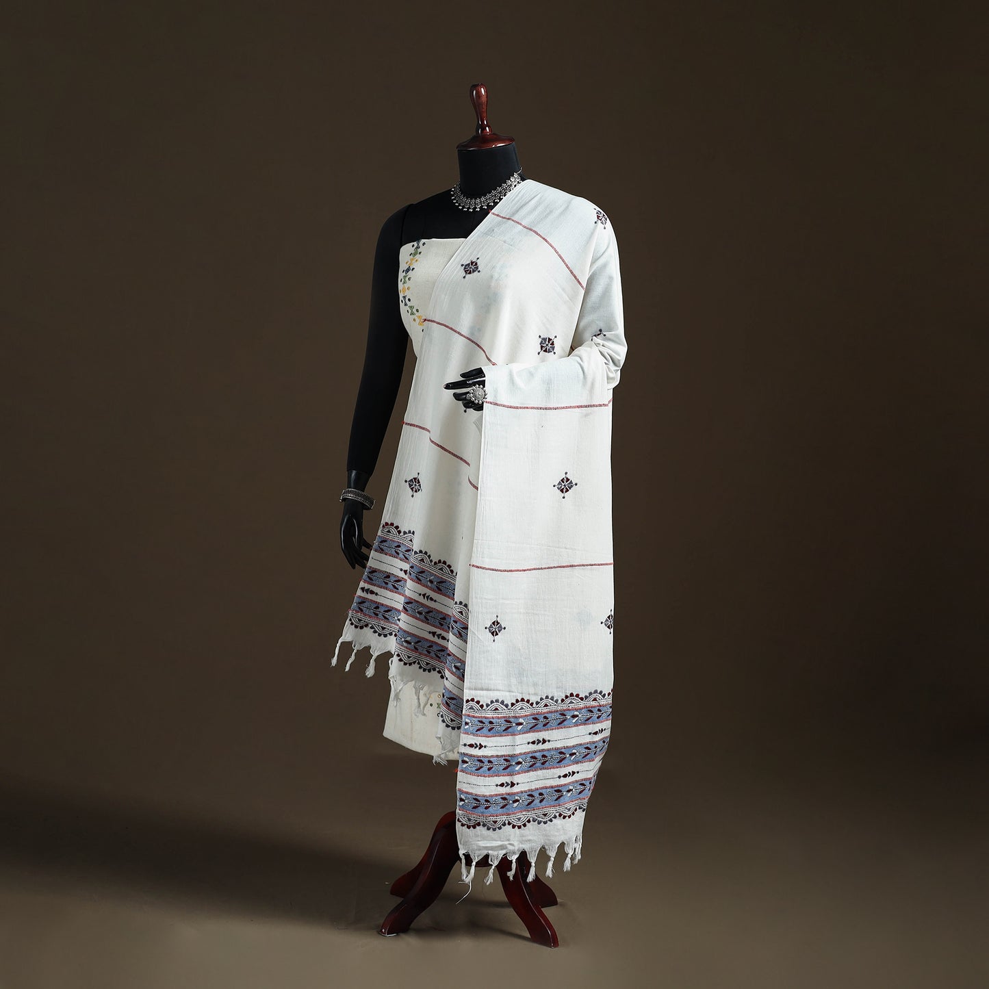 White - Kantha Hand Embroidered Khes Handwoven Cotton Dupatta 25