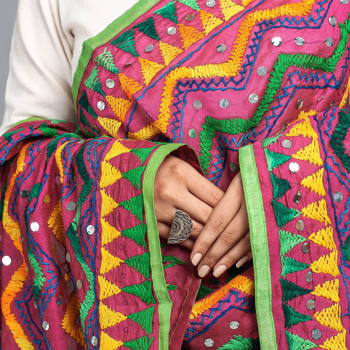 TRI3D - Phulkari Saree: Punjab's Romantic Affair A face of fashion that  finds its first mention in Punjabi folklore of the romantic protagonists  Heer and Ranjha, Phulkari is arguably a dream for