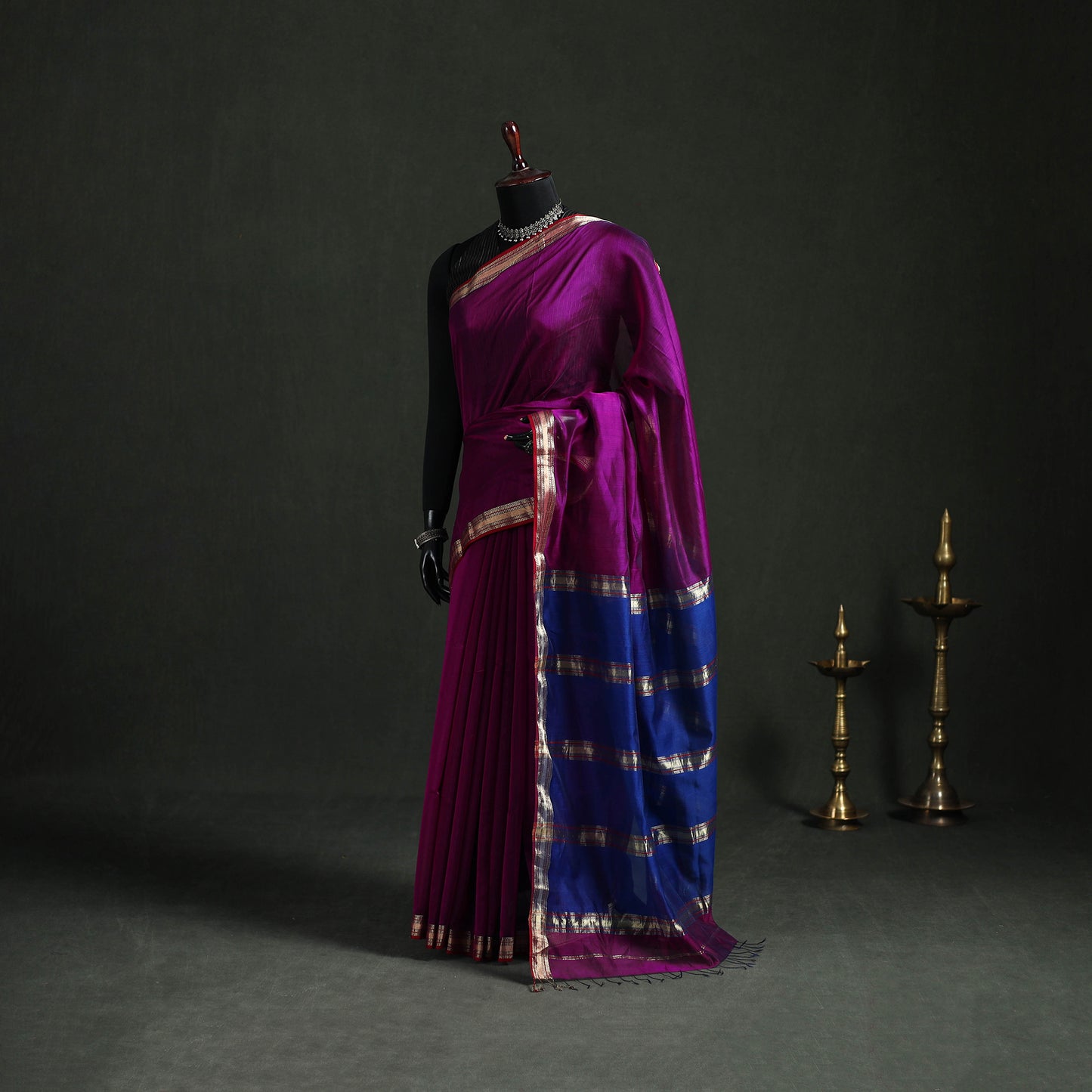 Handloom Zari Border Maheshwari Silk Saree 10