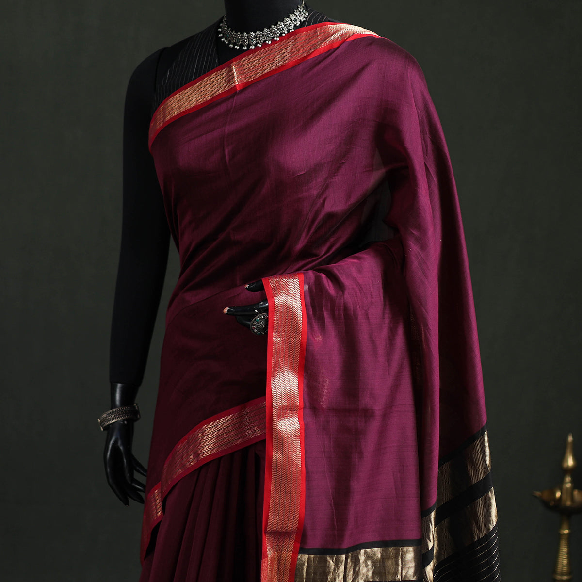 Handloom Zari Border Maheshwari Silk Saree 14