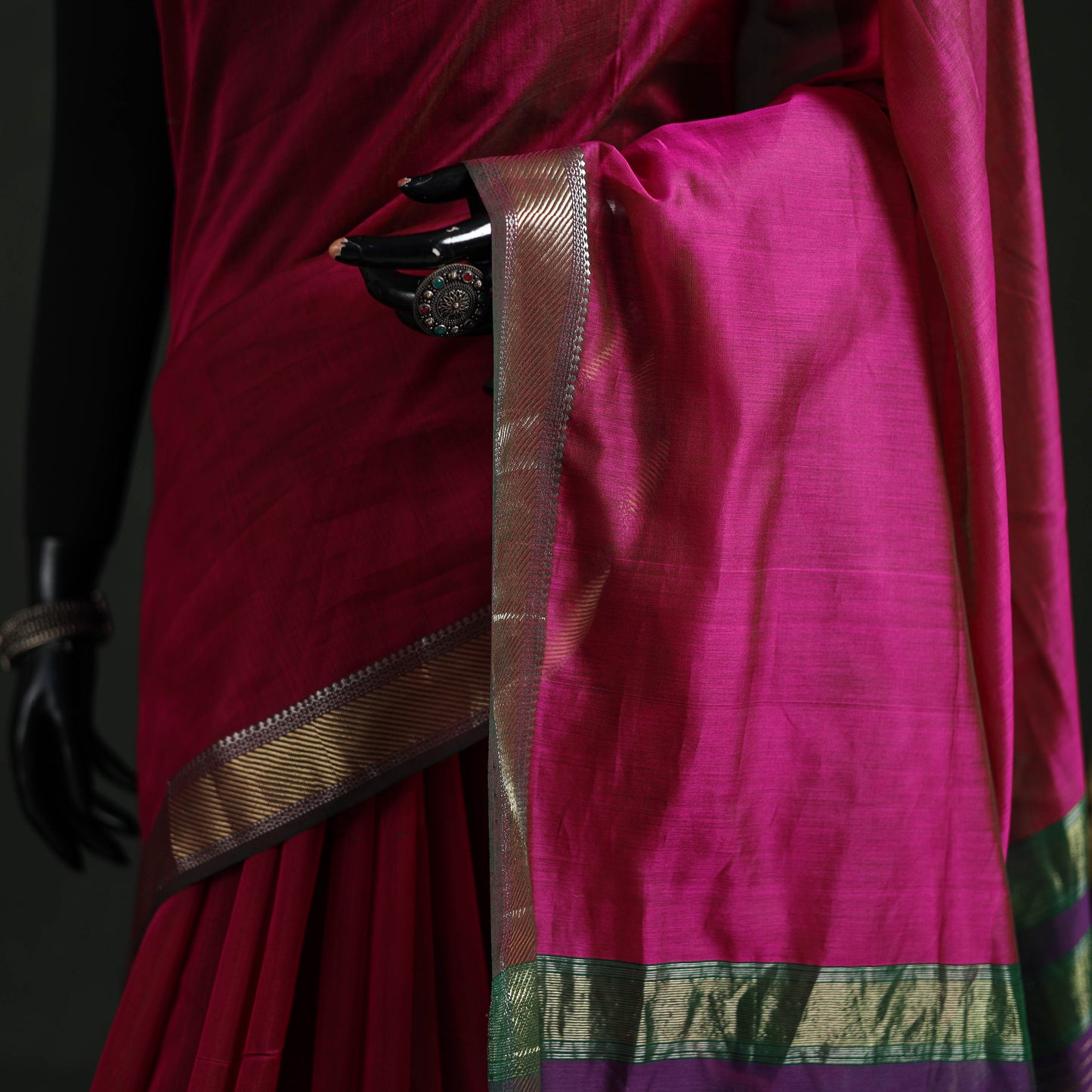 Handloom Zari Border Maheshwari Silk Saree 15