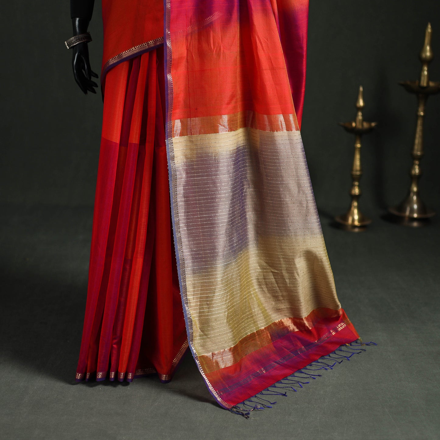 Handloom Kosa Pallu Maheshwari Silk Saree 21