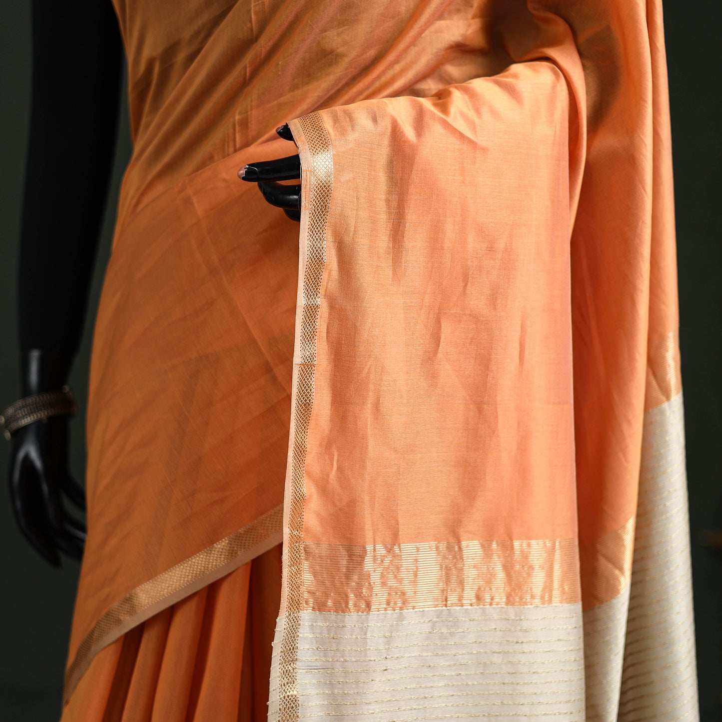 Handloom Kosa Pallu Maheshwari Silk Saree 23